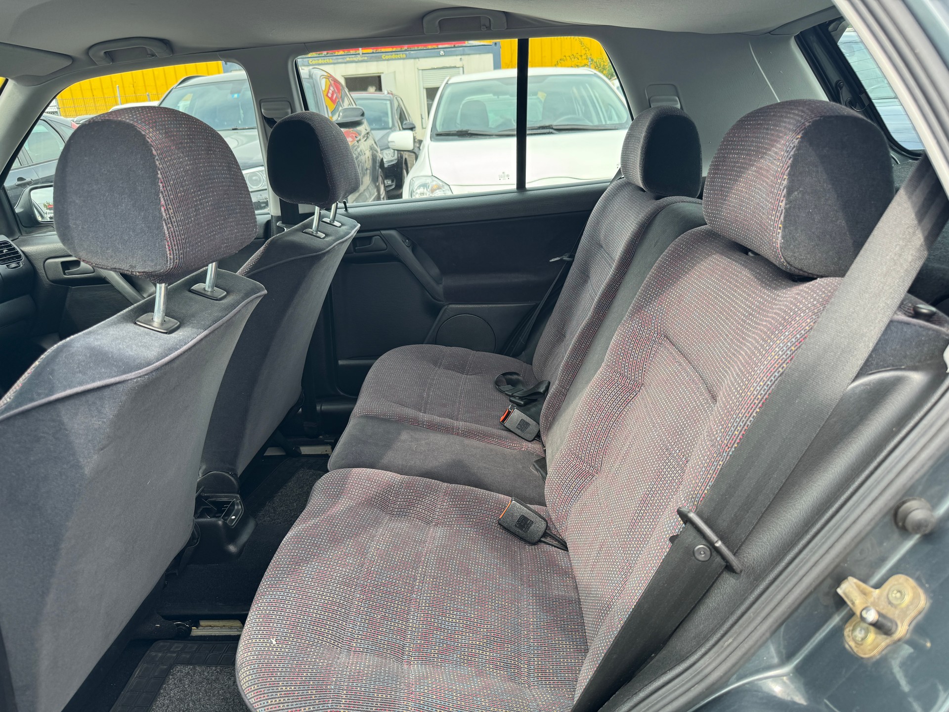 VW Golf 2000 Avenue-image-9