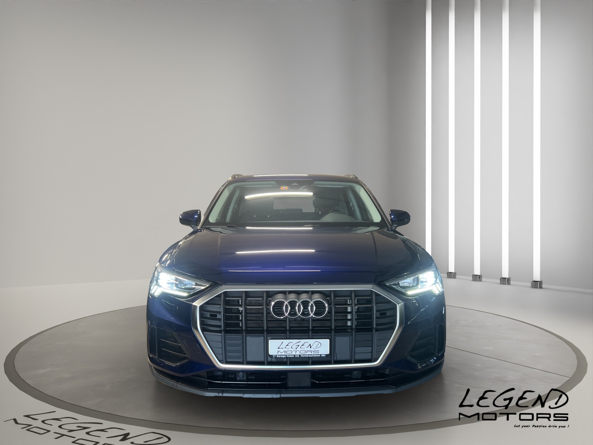AUDI Q3 45 TFSI e S-tronic-showroom-element-1