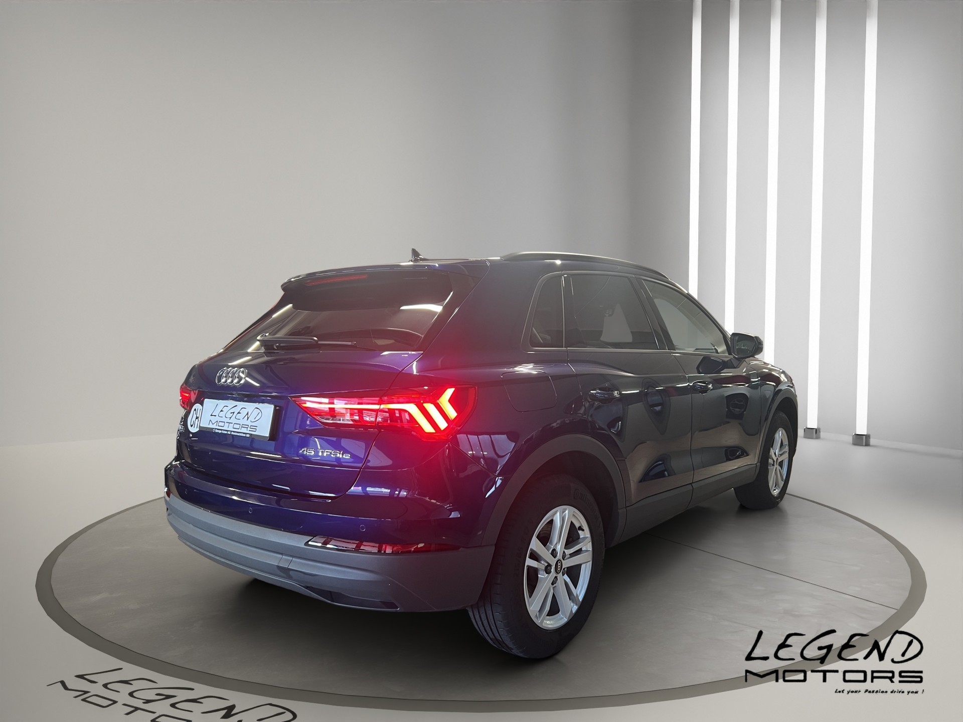 AUDI Q3 45 TFSI e S-tronic-image-5