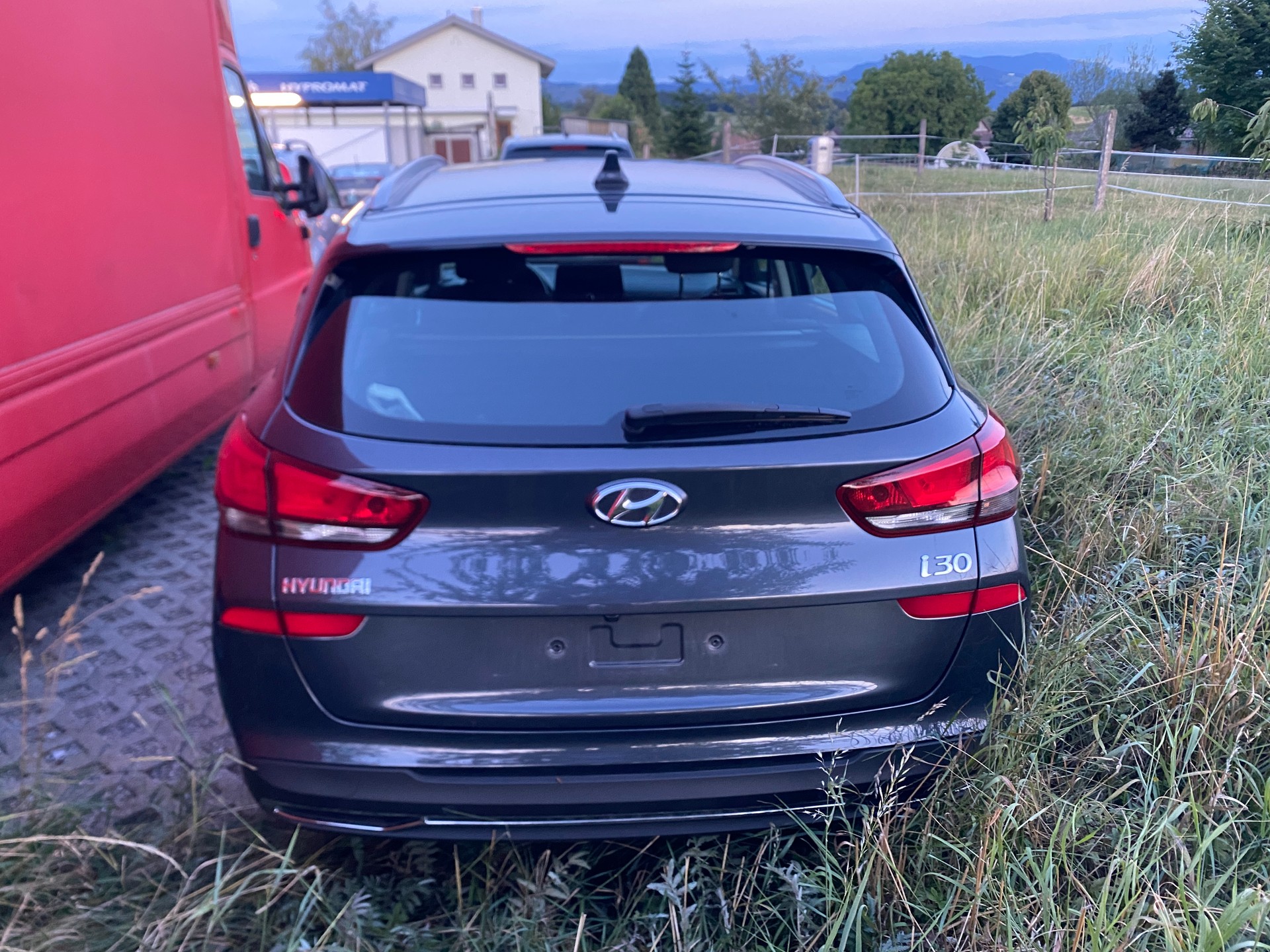 HYUNDAI i30-image-3