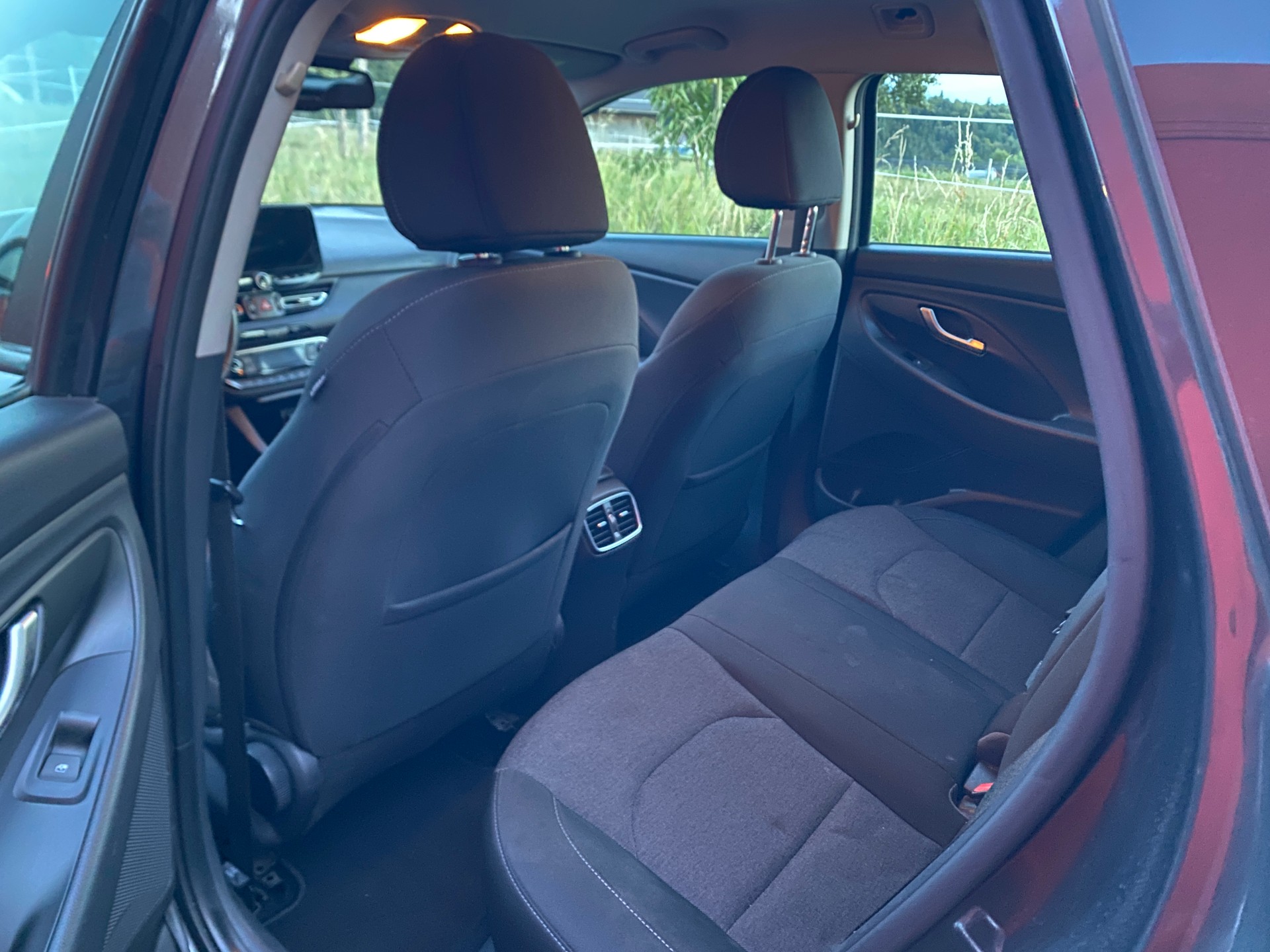 HYUNDAI i30-image-9