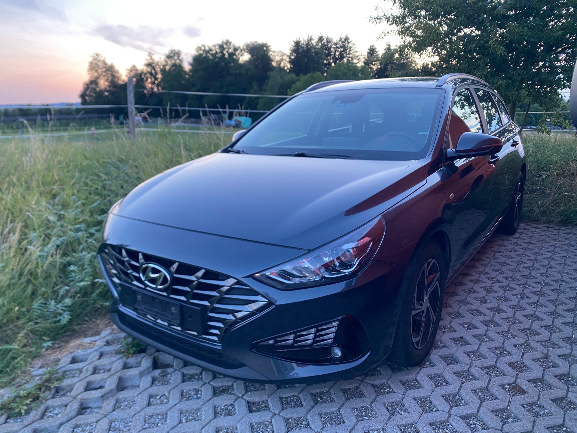 HYUNDAI i30-image-0
