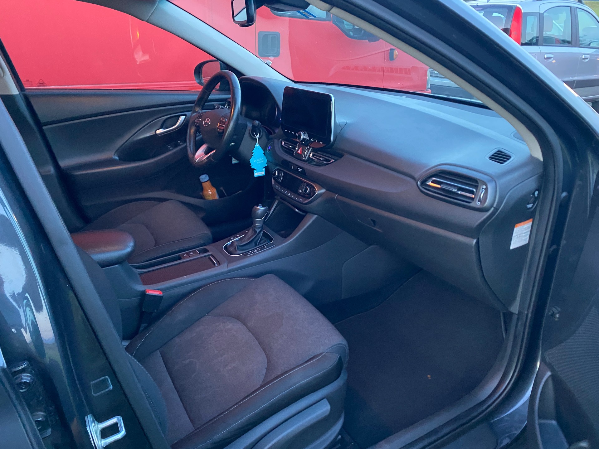 HYUNDAI i30-image-8