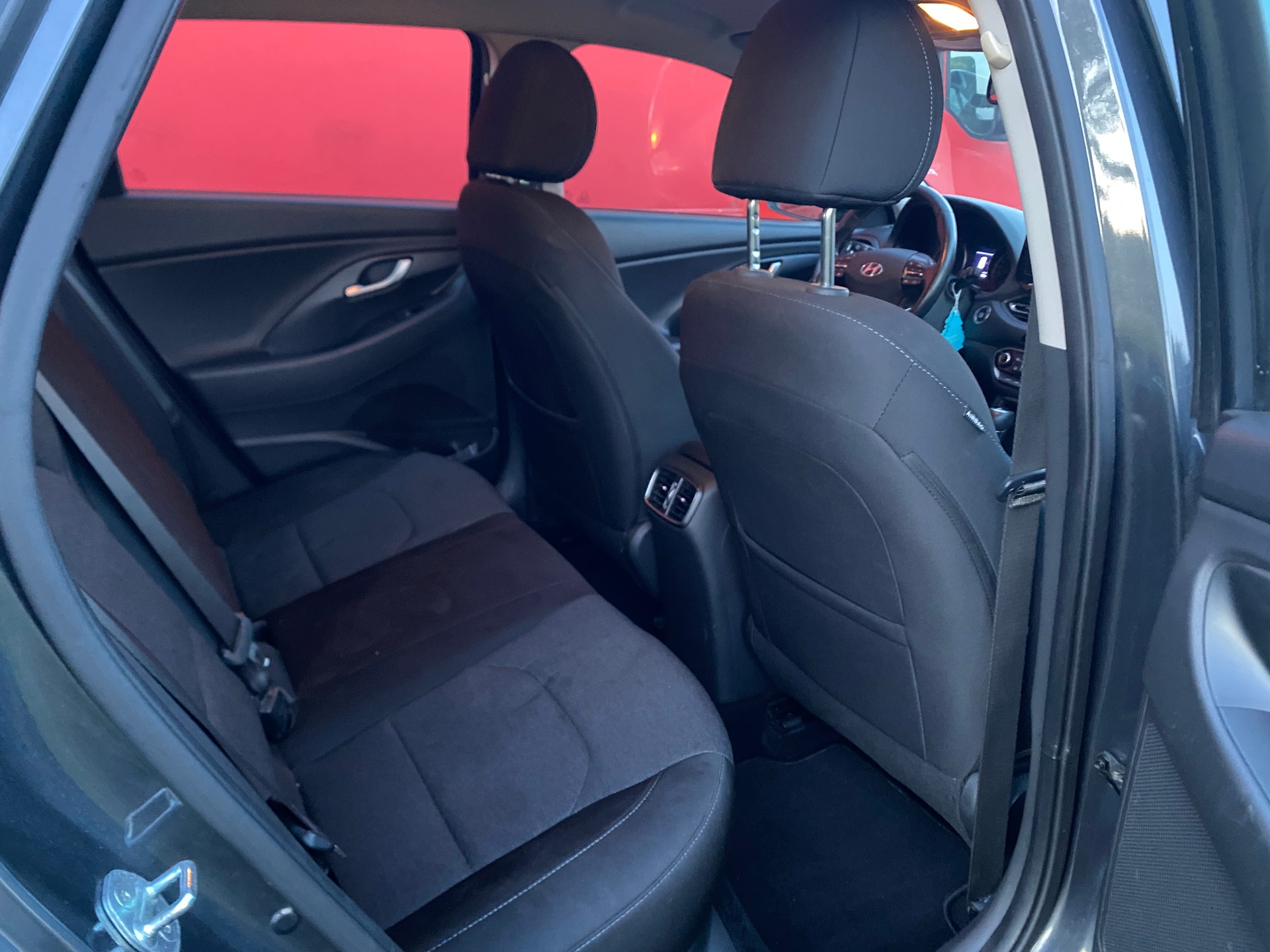 HYUNDAI i30-image-10