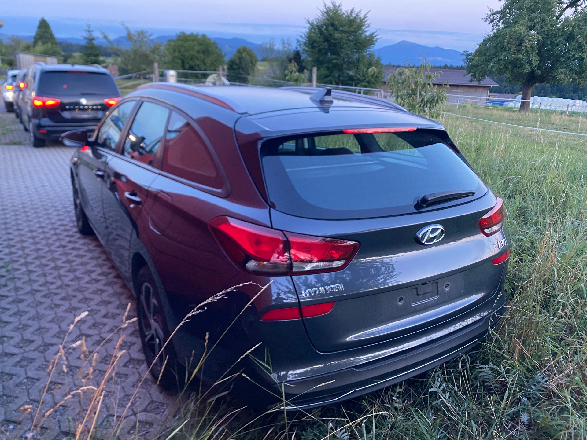 HYUNDAI i30-image-5