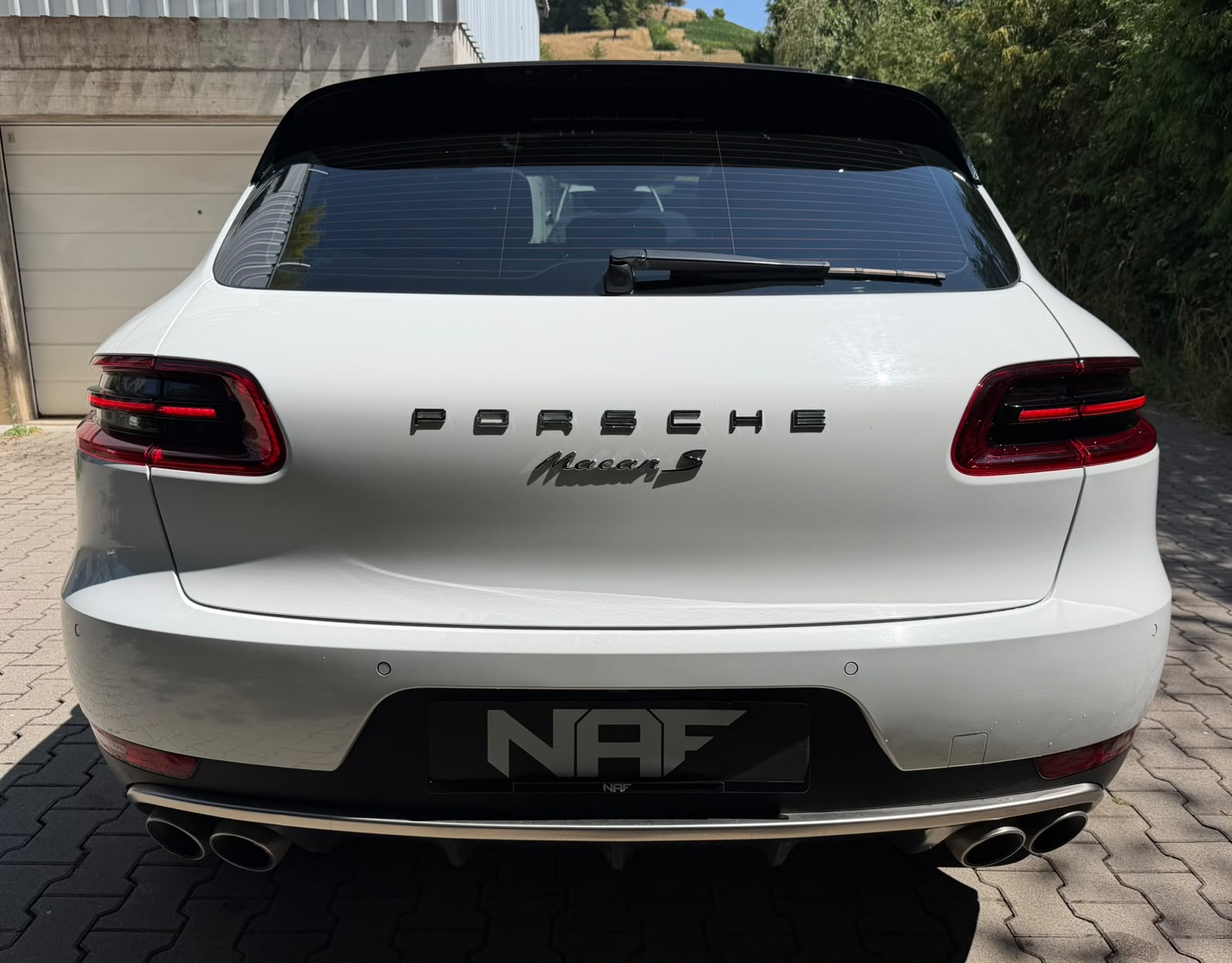 PORSCHE Macan S Diesel PDK-showroom-element-3