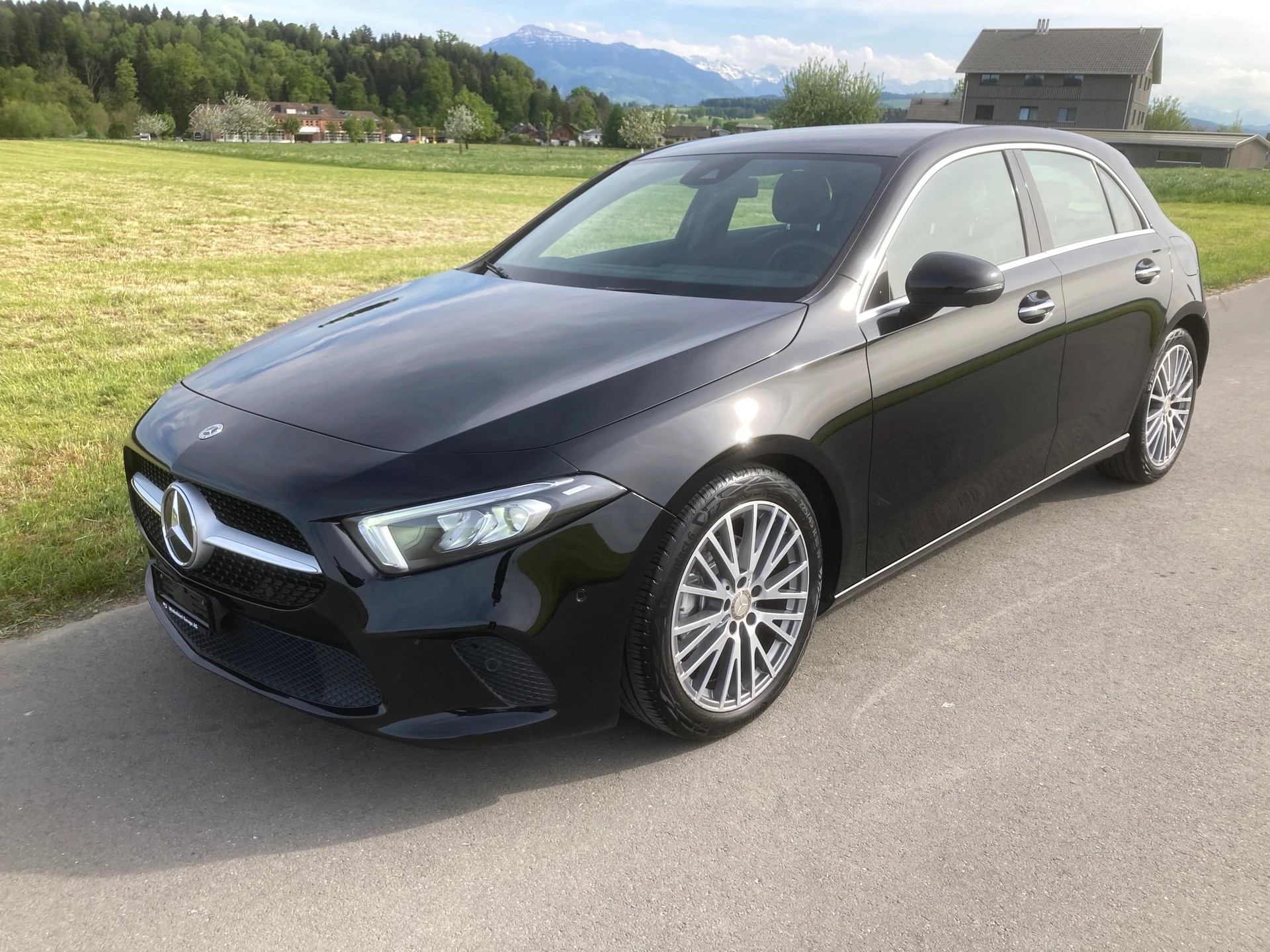 MERCEDES-BENZ A 200 d-image-0
