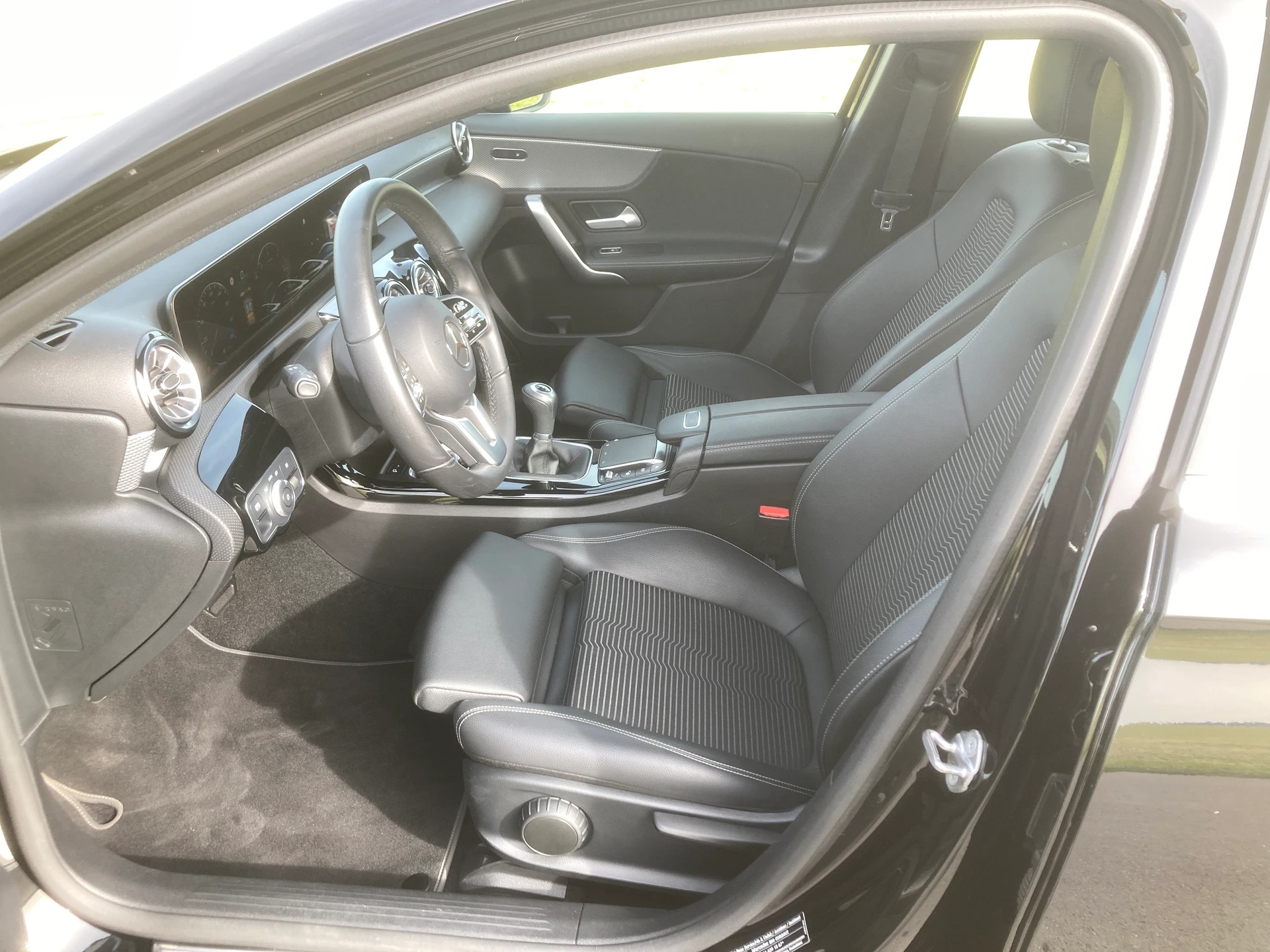 MERCEDES-BENZ A 200 d-image-8