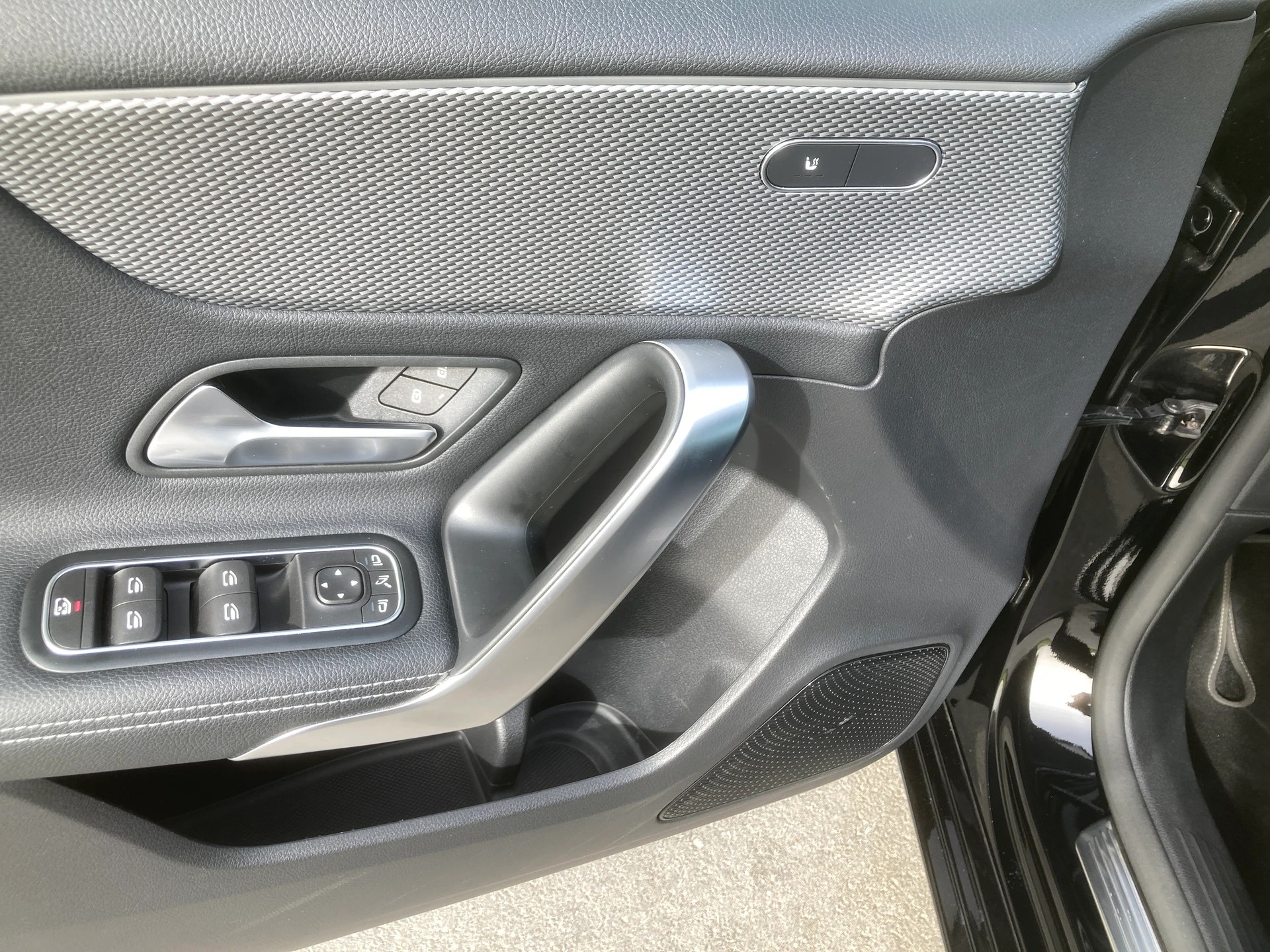 MERCEDES-BENZ A 200 d-image-9