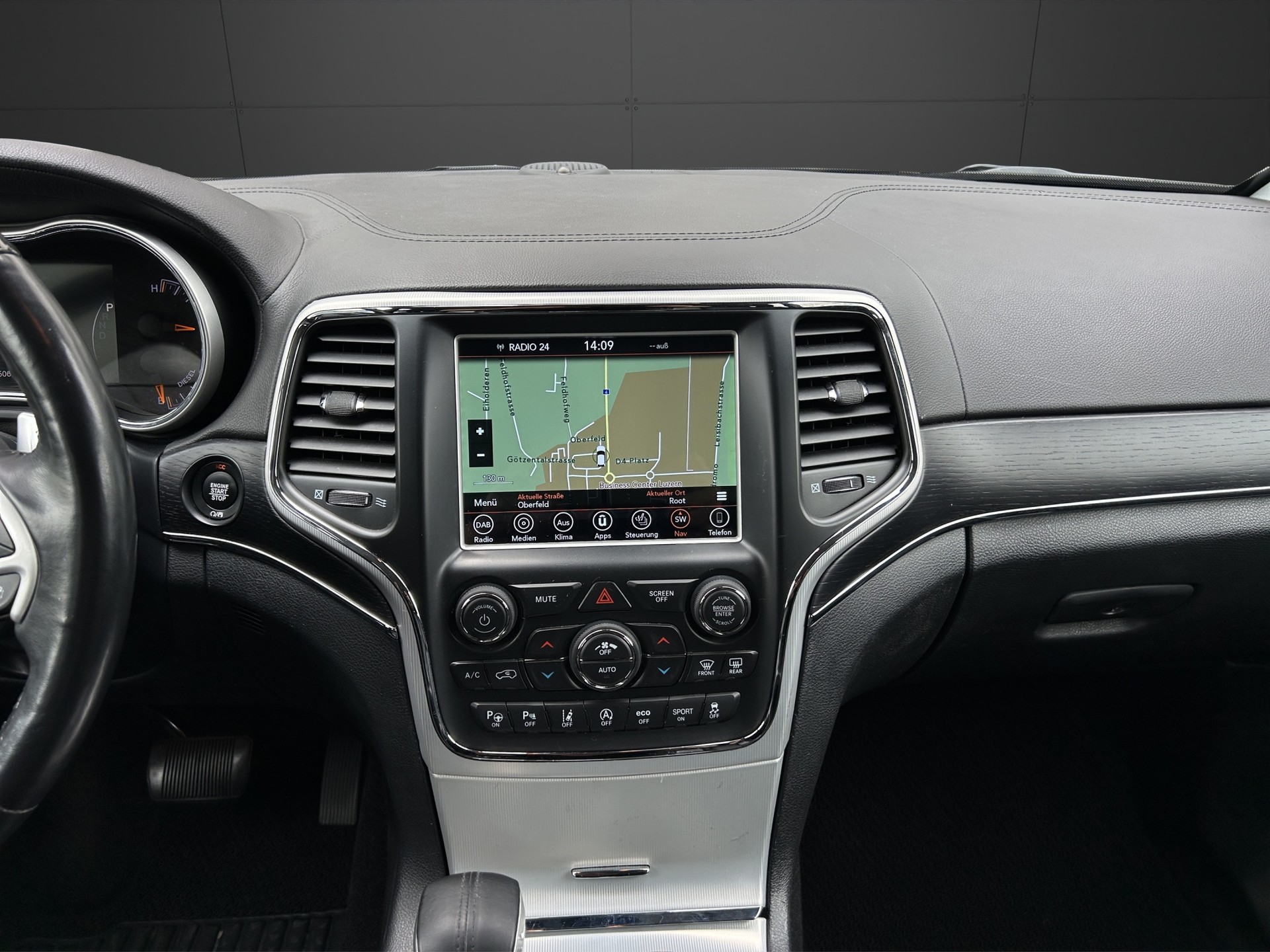 JEEP Grand Cherokee 3.0 CRD Summit Automatic-image-9