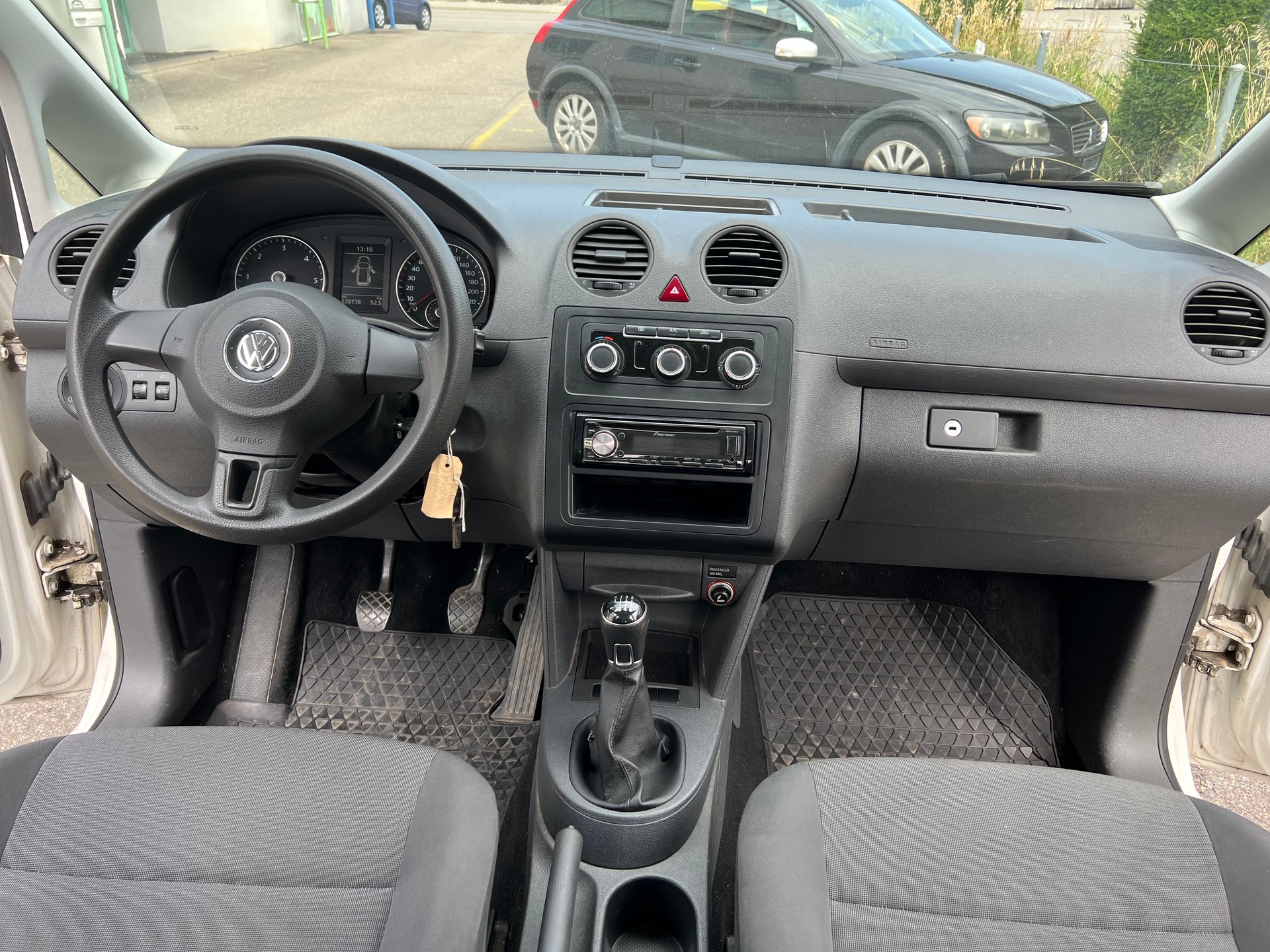 VW Caddy Maxi 2.0 TDI 4Motion-image-6