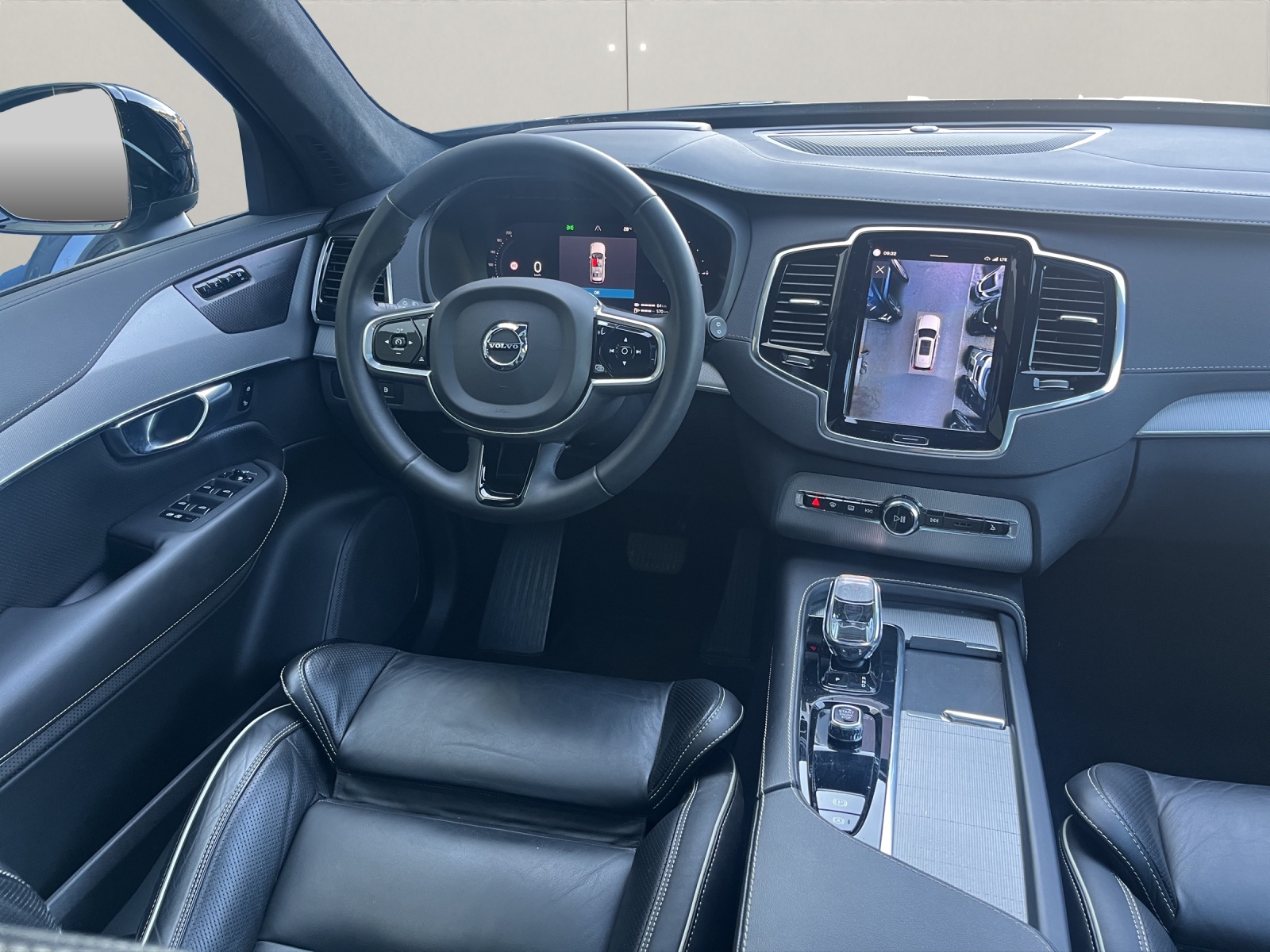 VOLVO XC90 T8 eAWD Ultim Dark-image-3