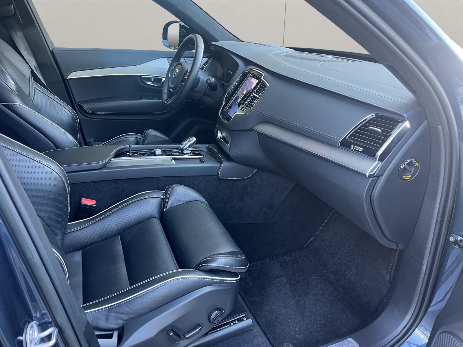 VOLVO XC90 T8 eAWD Ultim Dark-image-5