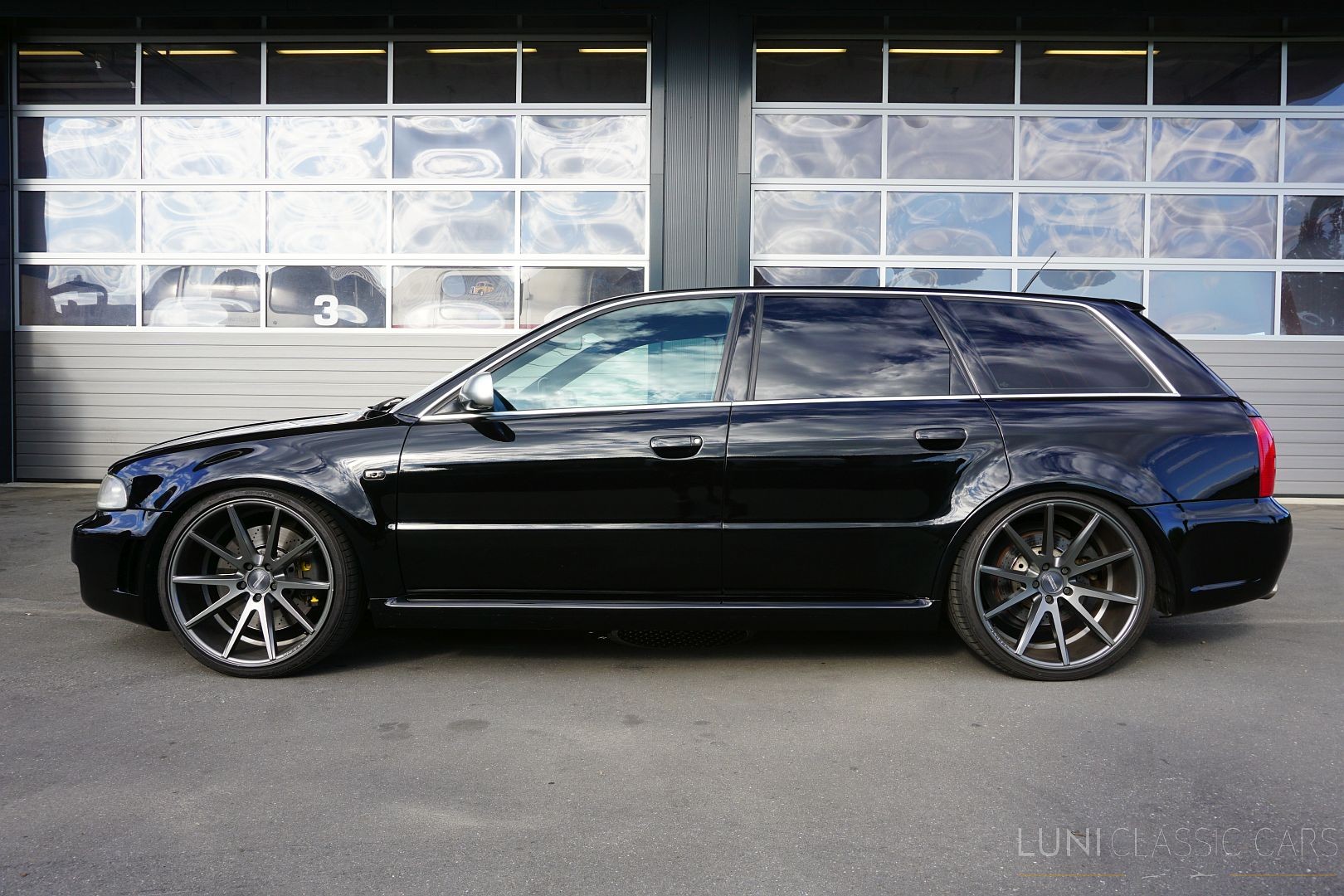 AUDI RS4 B5 Quattro-image-1