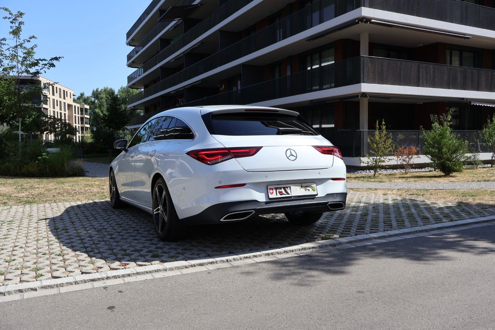 MERCEDES-BENZ CLA 180 Progressive Shooting Brake Aut.-image-2