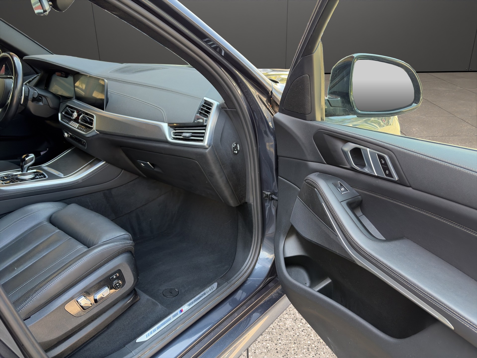 BMW X5 xDrive45e M Sport Steptronic-image-10