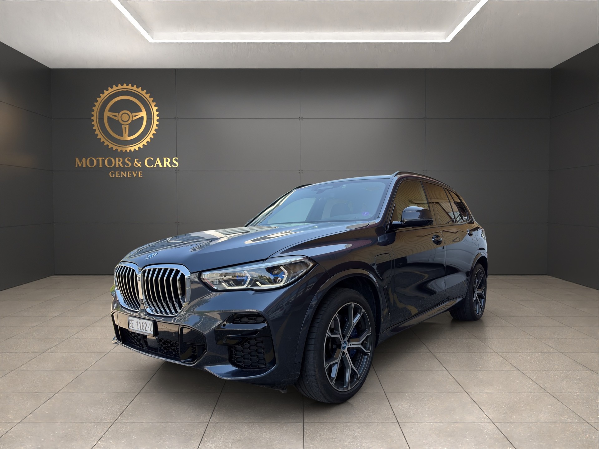 BMW X5 xDrive45e M Sport Steptronic-image-0