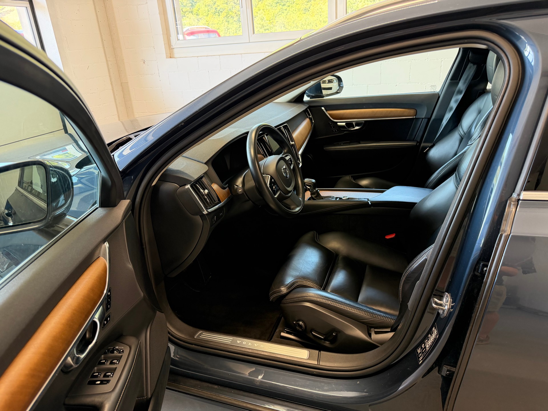 VOLVO V90 D5 AWD Inscription Geartronic Powerpulse-image-8