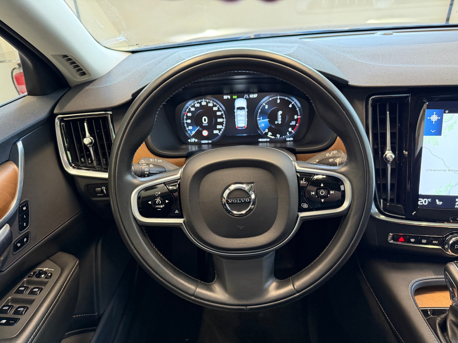 VOLVO V90 D5 AWD Inscription Geartronic Powerpulse-image-11
