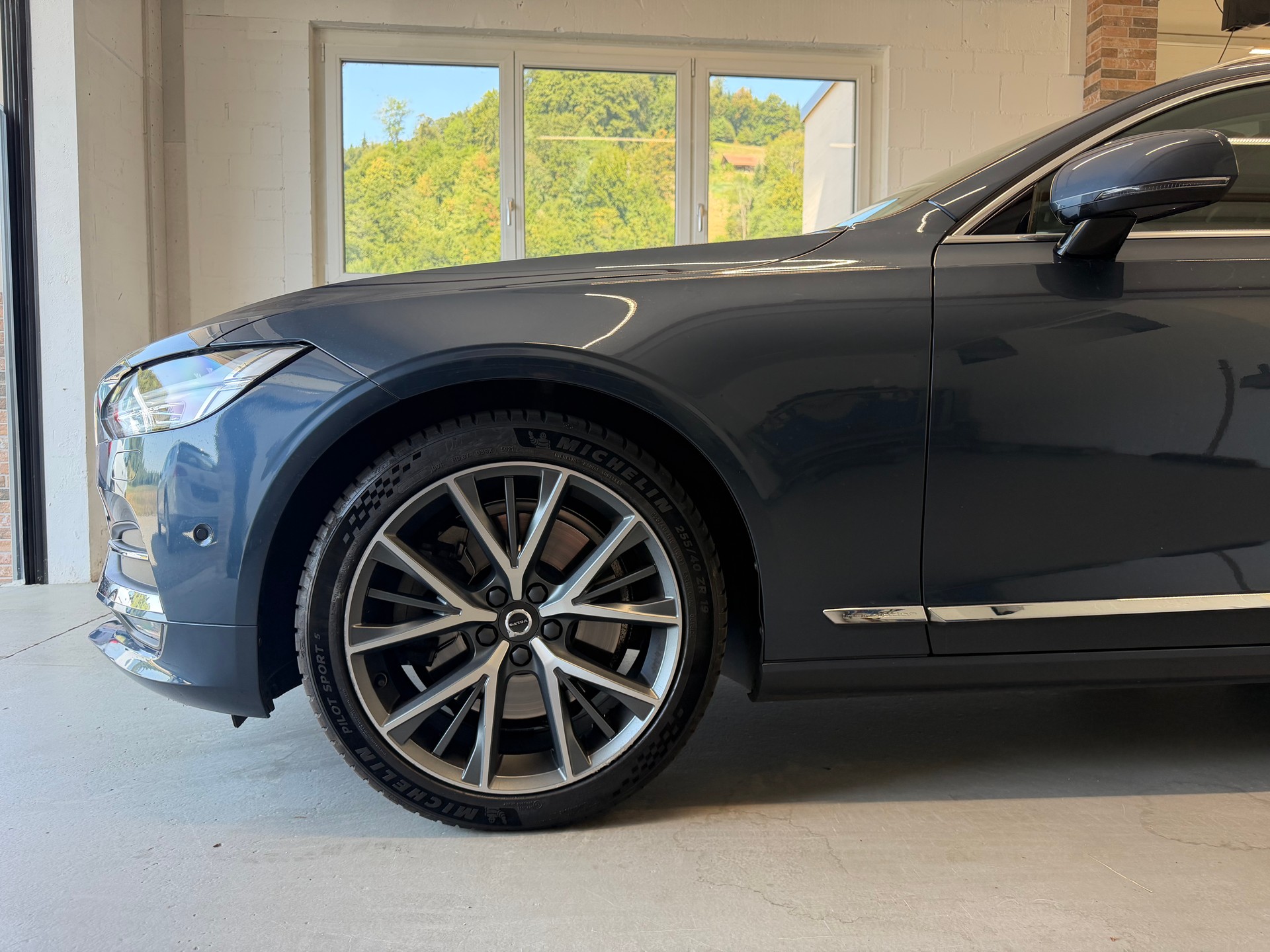 VOLVO V90 D5 AWD Inscription Geartronic Powerpulse-image-3