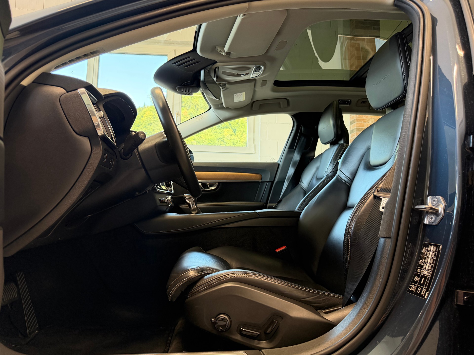 VOLVO V90 D5 AWD Inscription Geartronic Powerpulse-image-9