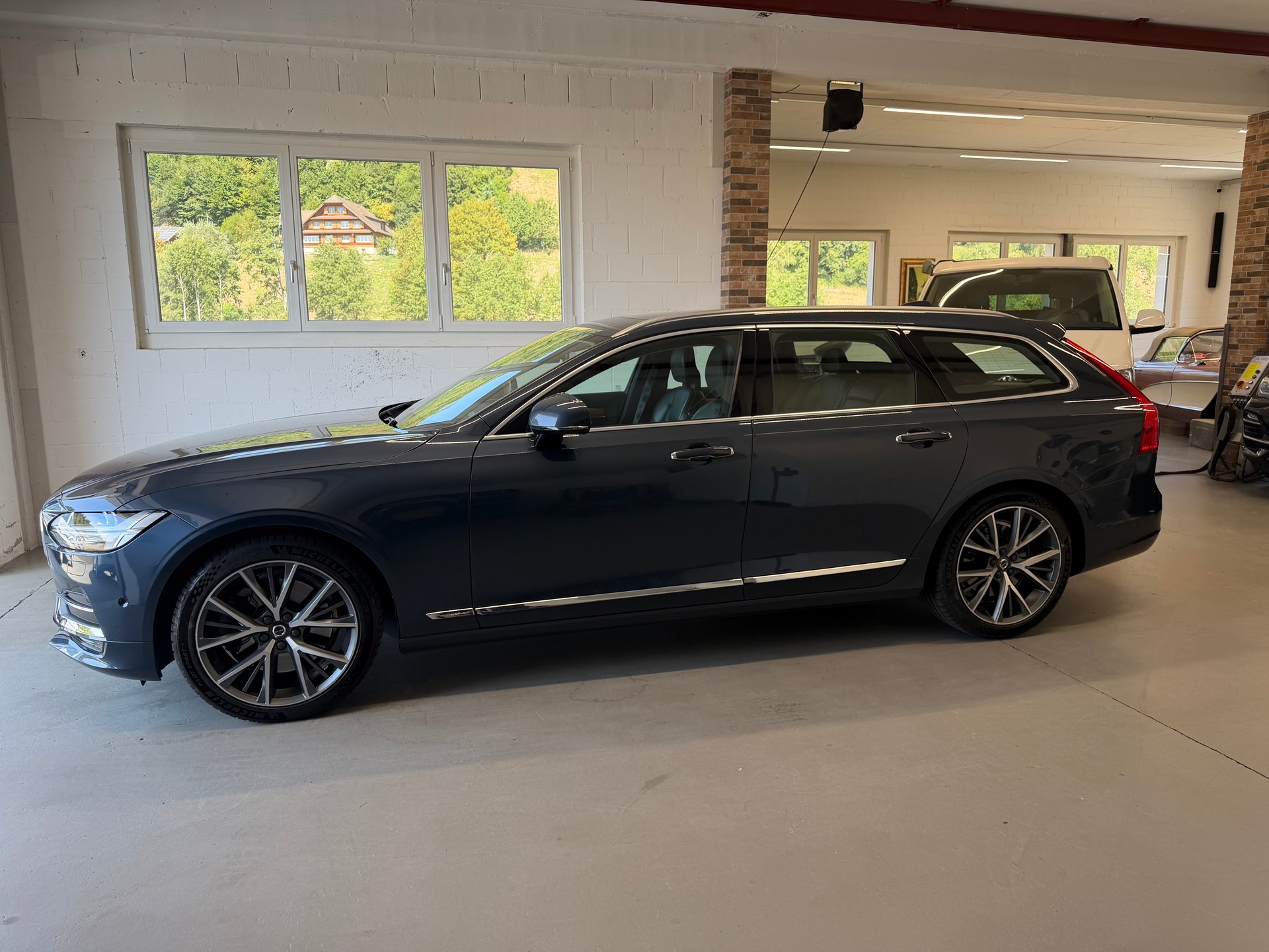 VOLVO V90 D5 AWD Inscription Geartronic Powerpulse-image-4