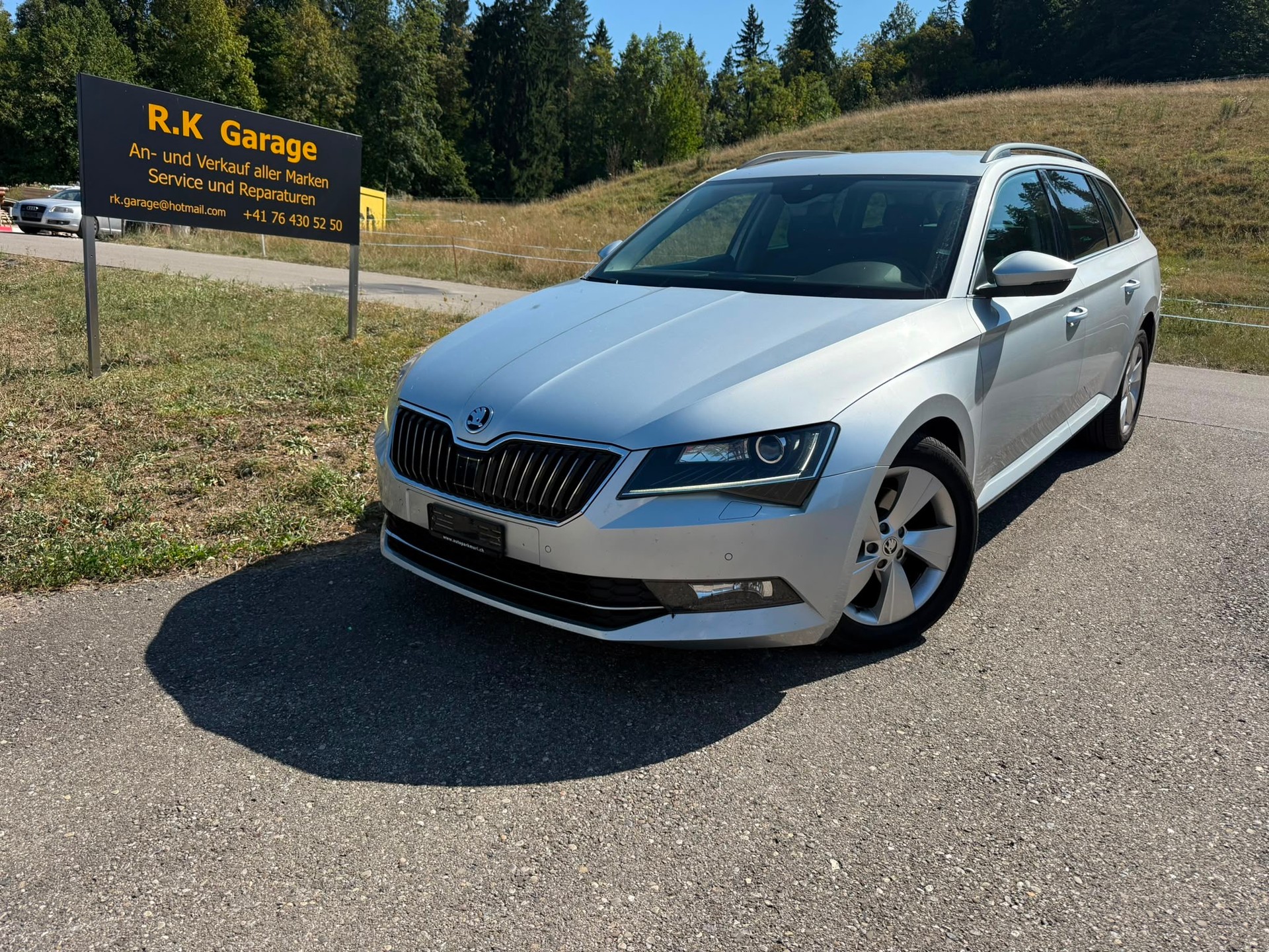 SKODA Superb Combi 2.0 TDi Style DSG-image-0