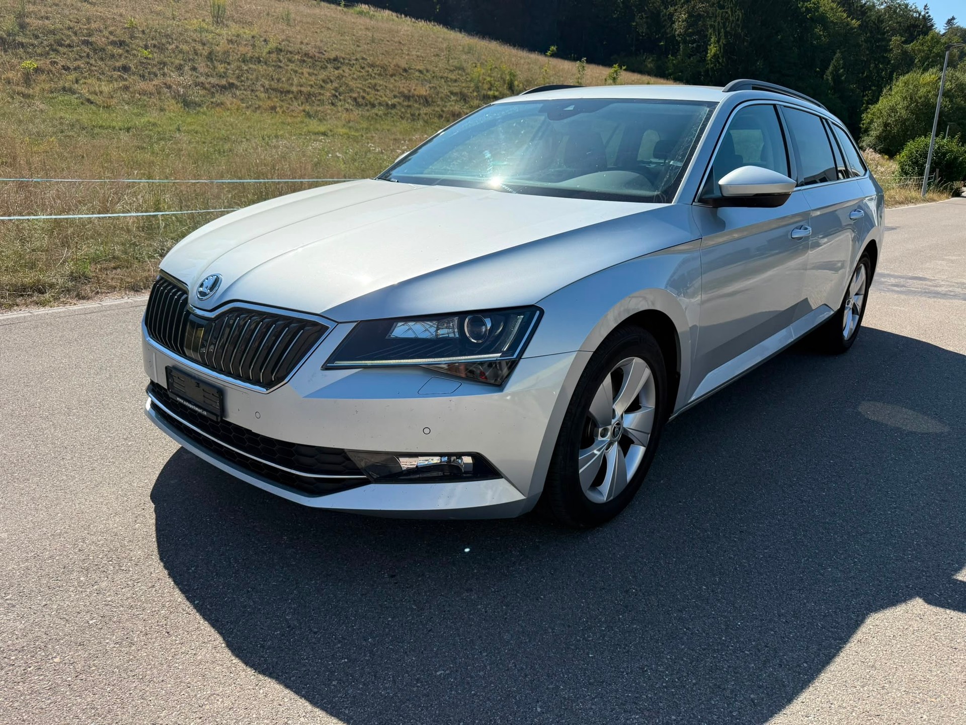 SKODA Superb Combi 2.0 TDi Style DSG-image-2