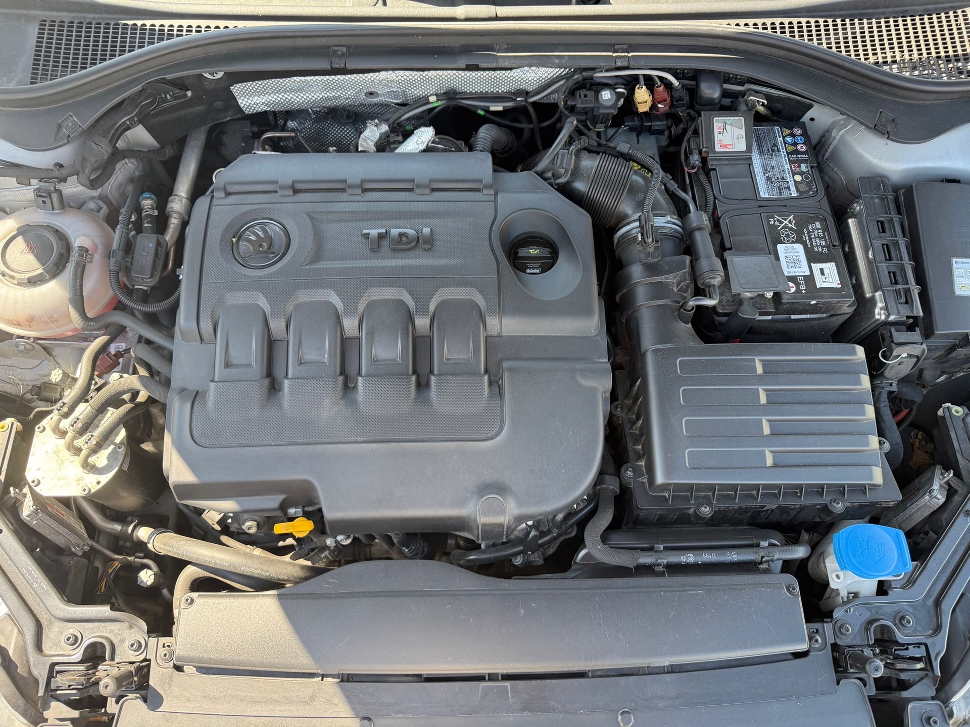 SKODA Superb Combi 2.0 TDi Style DSG-image-8
