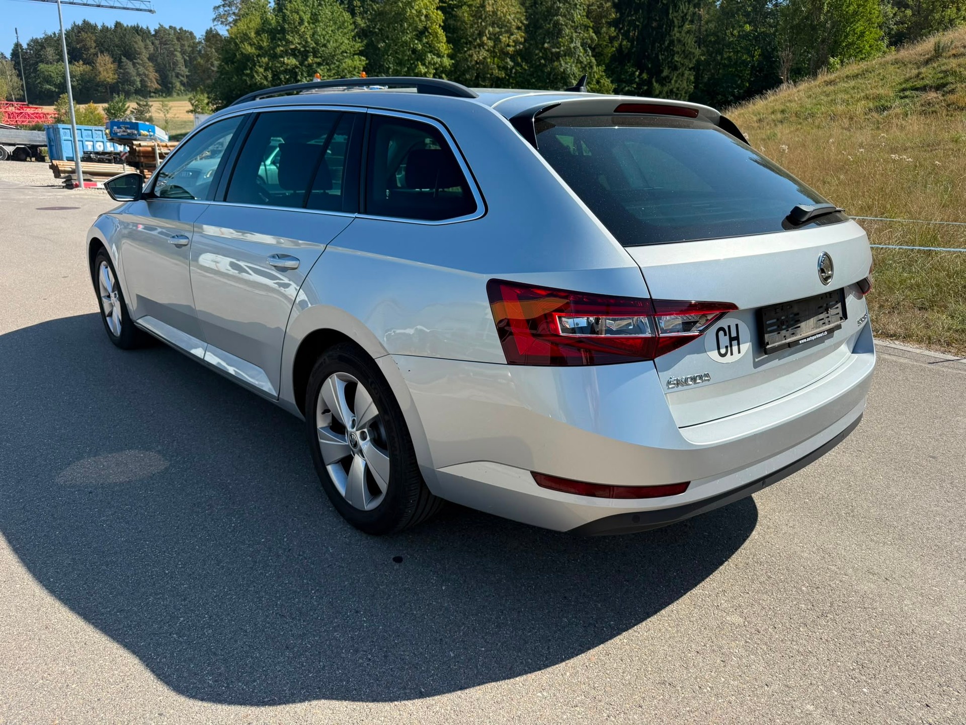 SKODA Superb Combi 2.0 TDi Style DSG-image-4