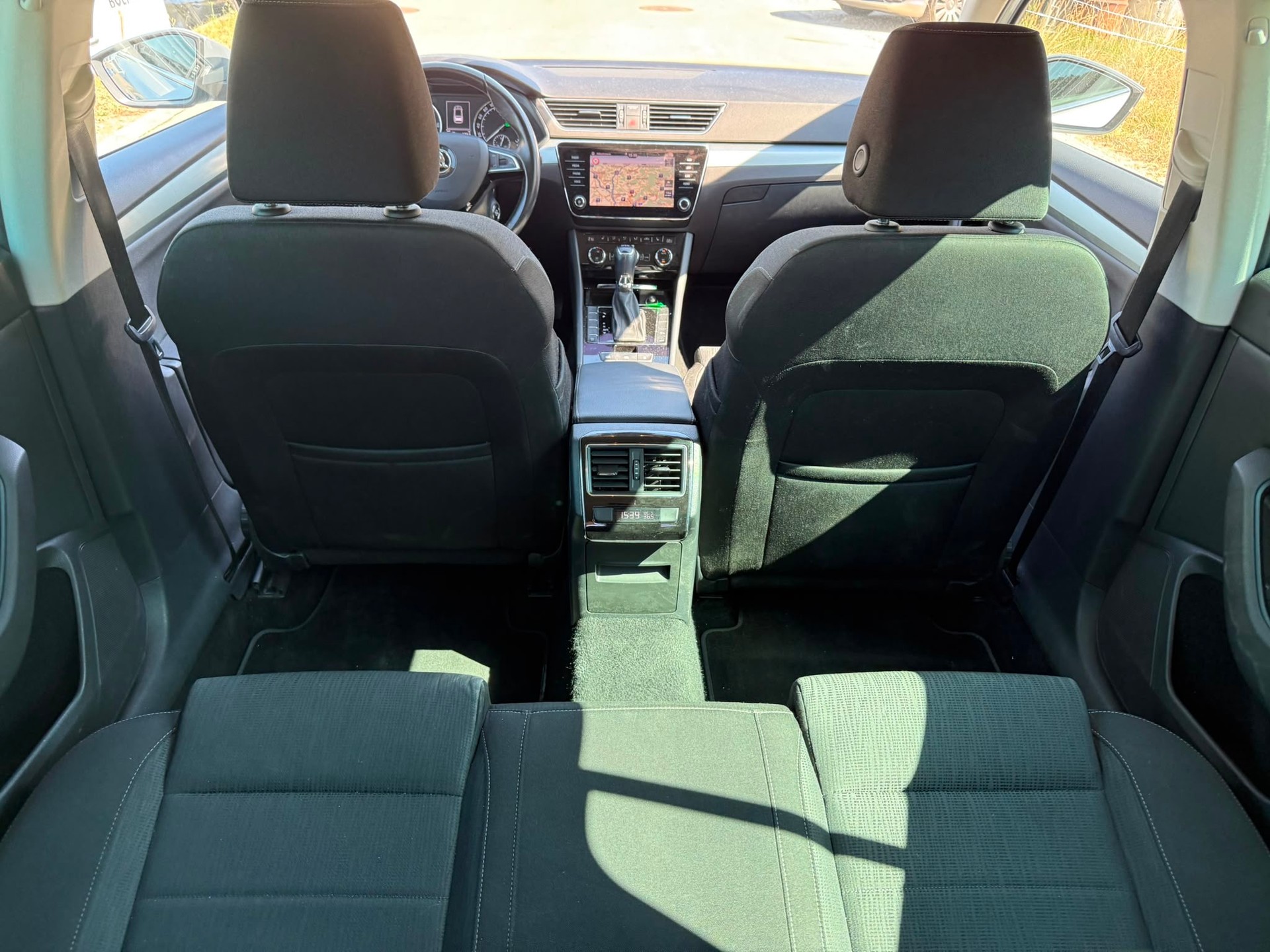 SKODA Superb Combi 2.0 TDi Style DSG-image-12