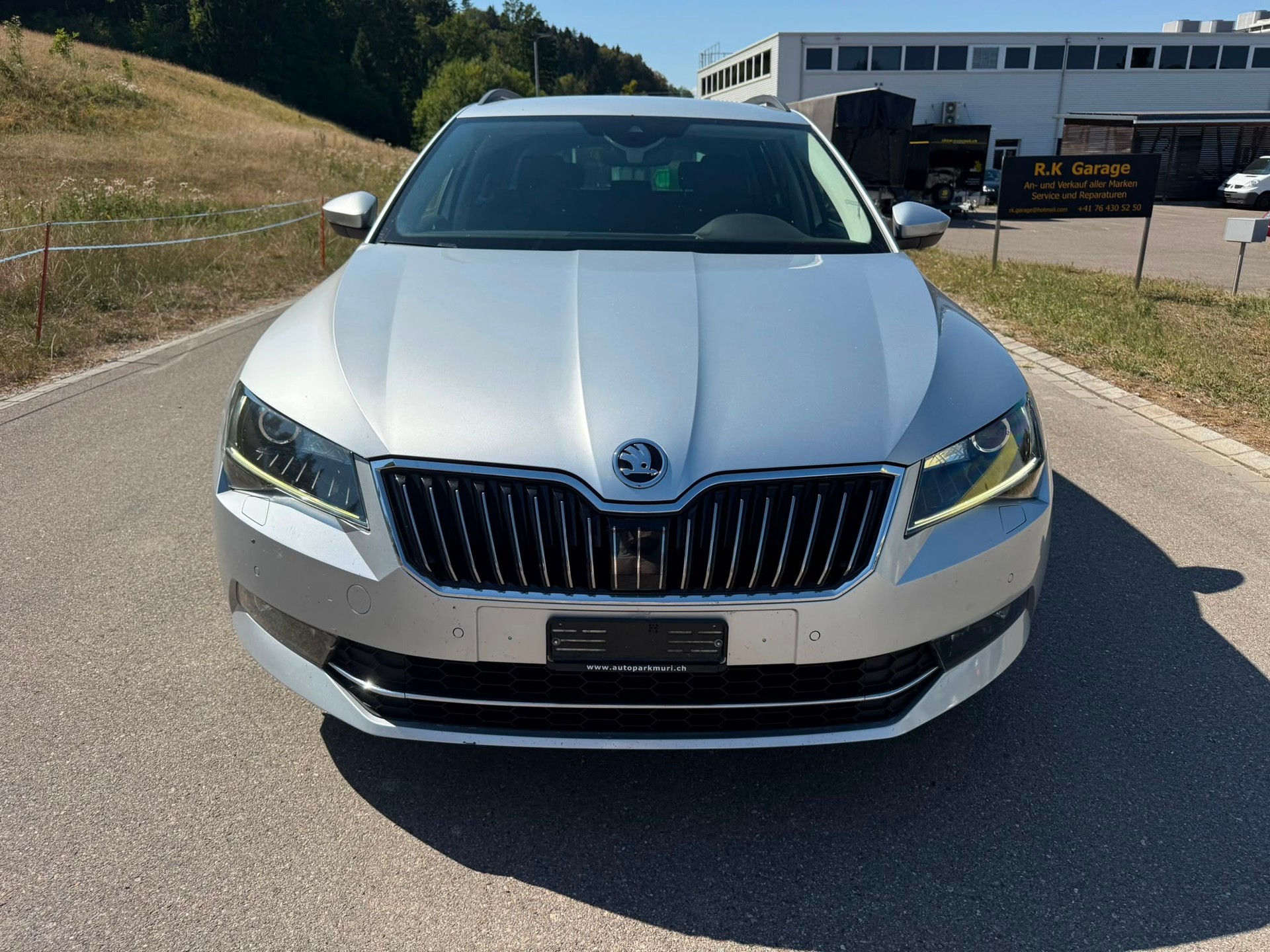 SKODA Superb Combi 2.0 TDi Style DSG-image-3