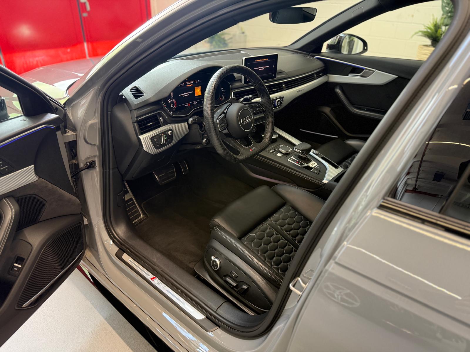 AUDI RS4 Avant 2.9 TFSI quattro tiptronic-image-8