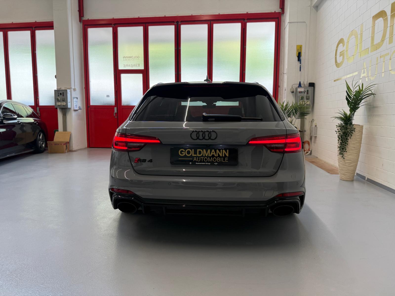 AUDI RS4 Avant 2.9 TFSI quattro tiptronic-image-3
