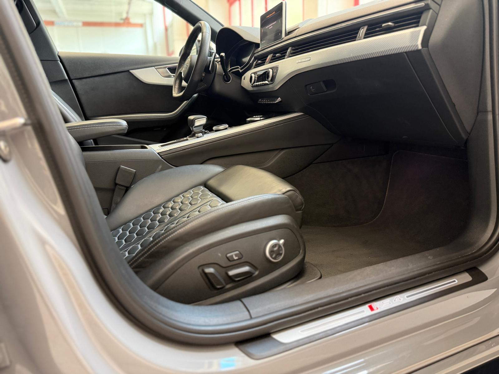 AUDI RS4 Avant 2.9 TFSI quattro tiptronic-image-19
