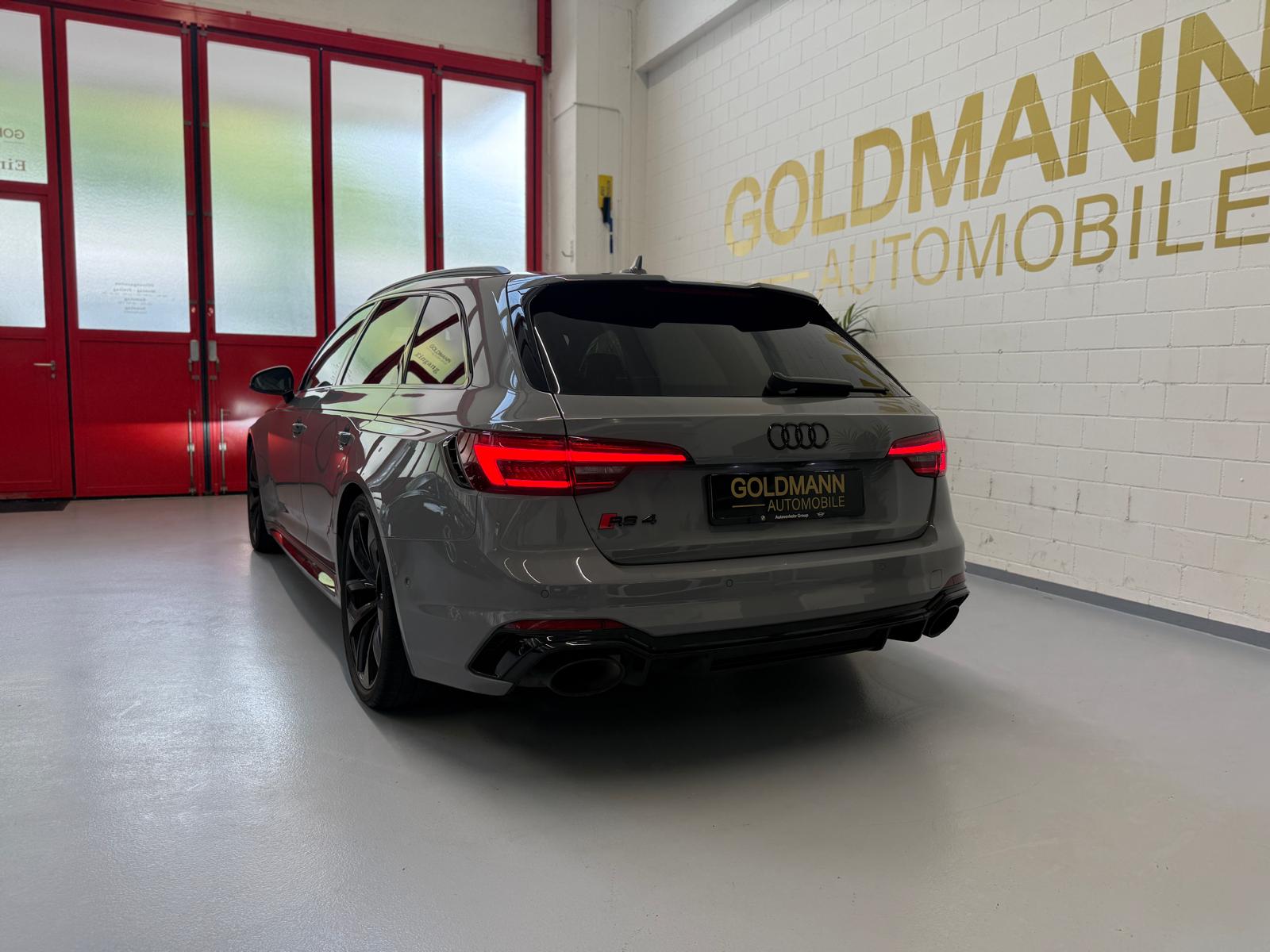 AUDI RS4 Avant 2.9 TFSI quattro tiptronic-image-2
