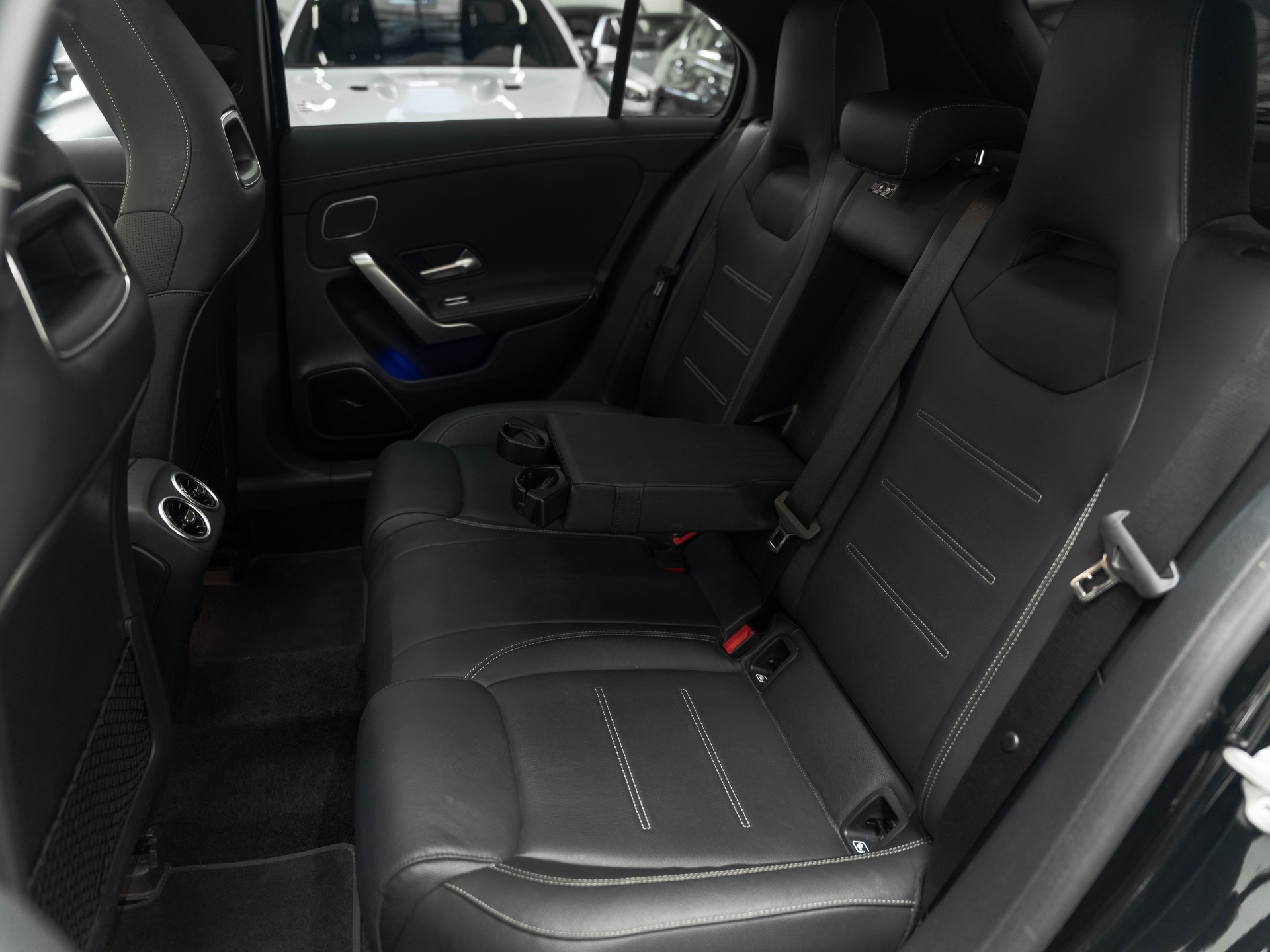 MERCEDES-BENZ A 45 S AMG 4Matic+ Speedshift-image-12
