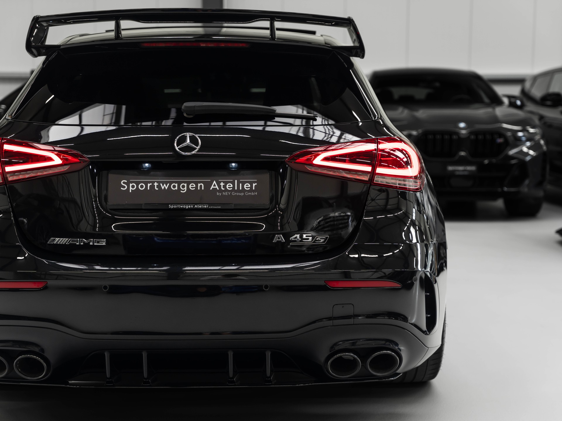 MERCEDES-BENZ A 45 S AMG 4Matic+ Speedshift-image-16