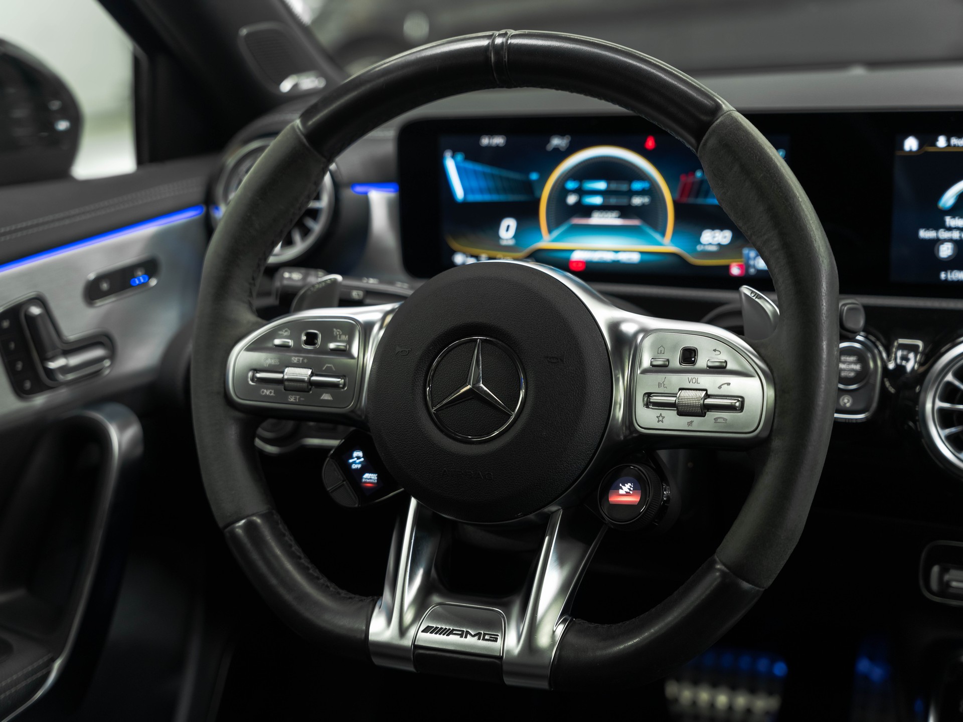 MERCEDES-BENZ A 45 S AMG 4Matic+ Speedshift-image-21
