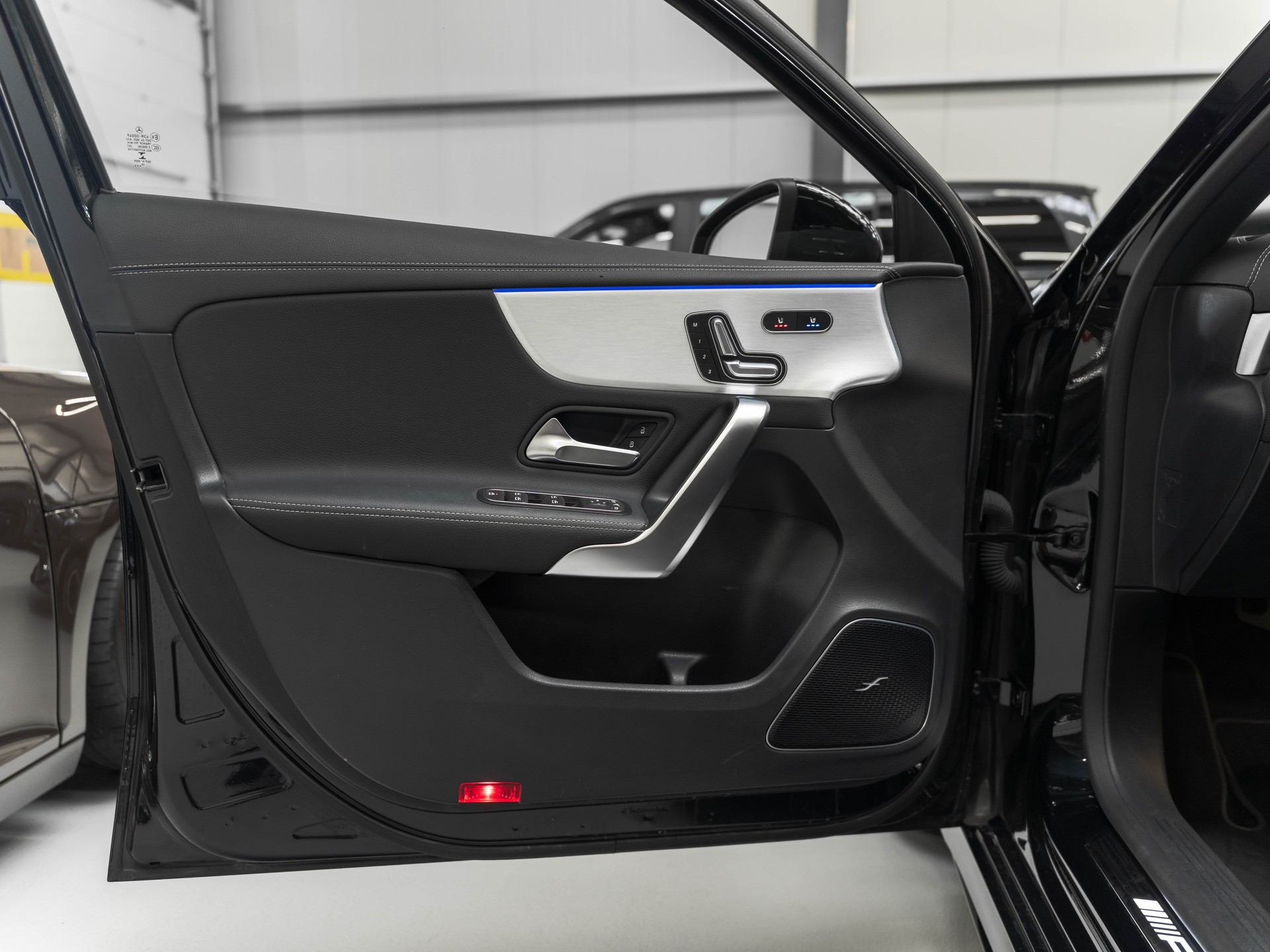 MERCEDES-BENZ A 45 S AMG 4Matic+ Speedshift-image-19