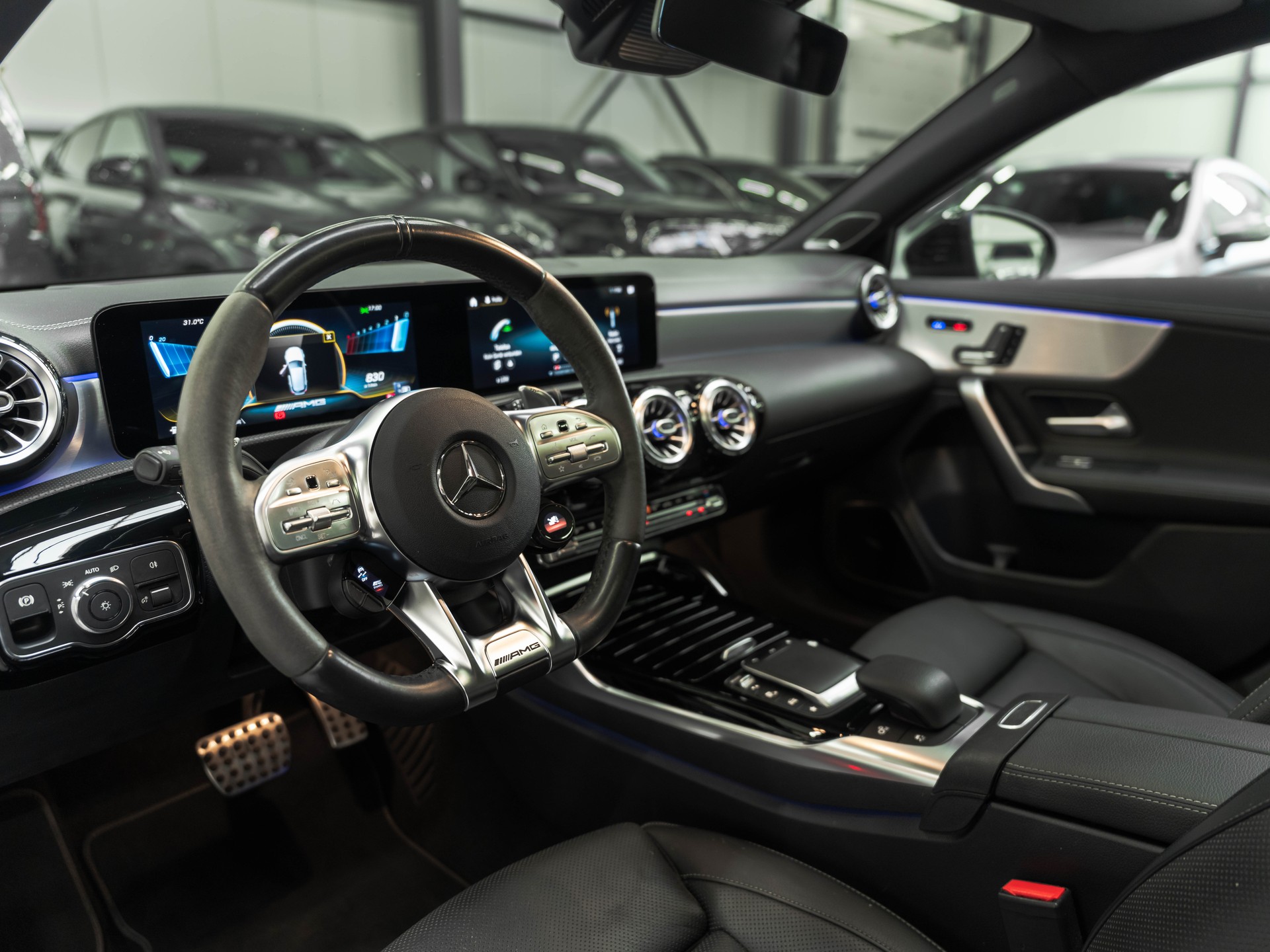 MERCEDES-BENZ A 45 S AMG 4Matic+ Speedshift-image-7