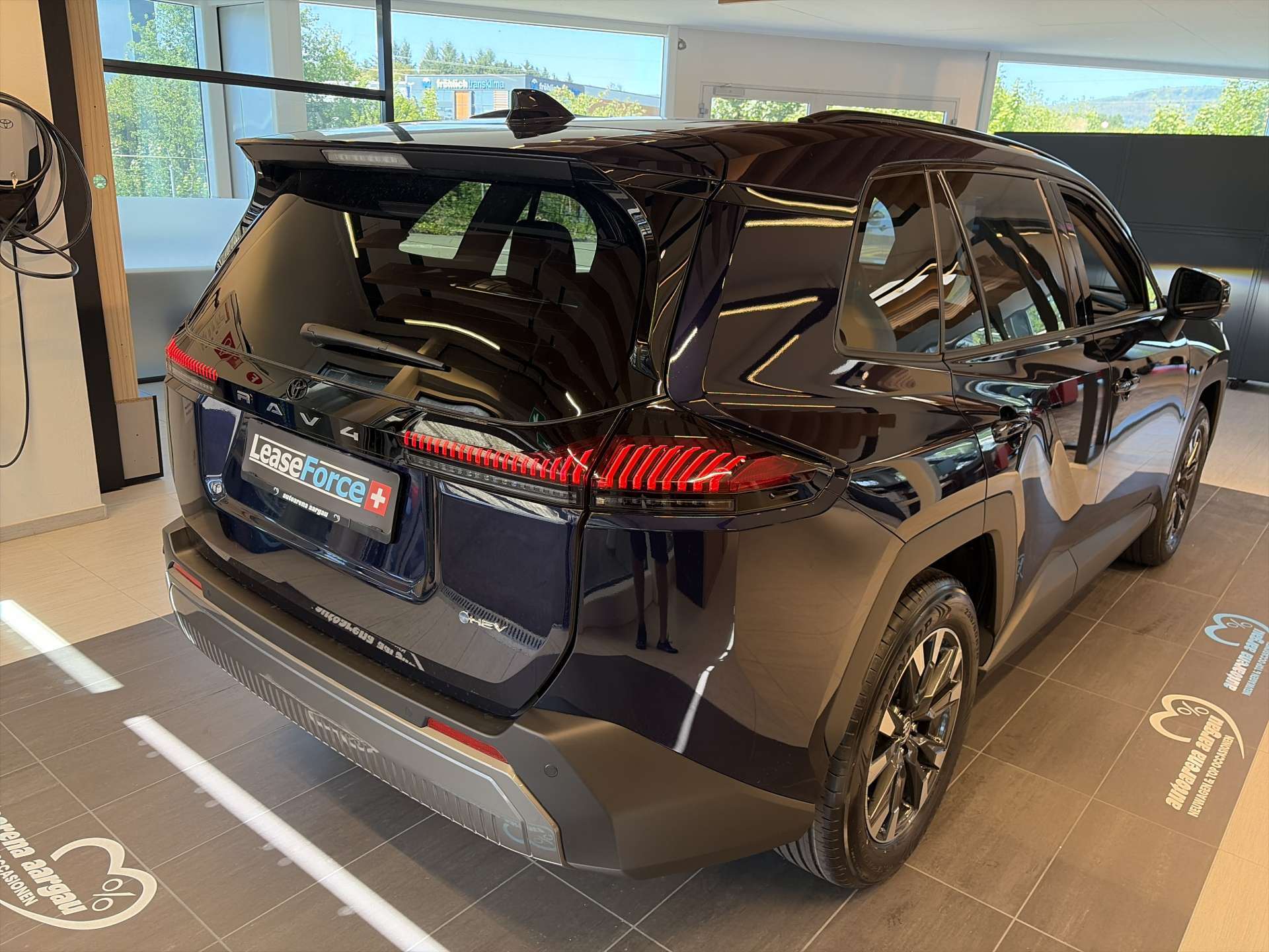 TOYOTA RAV-4 2.5 HSD Trend e-CVT AWD NEUES MODELL Automat-image-2