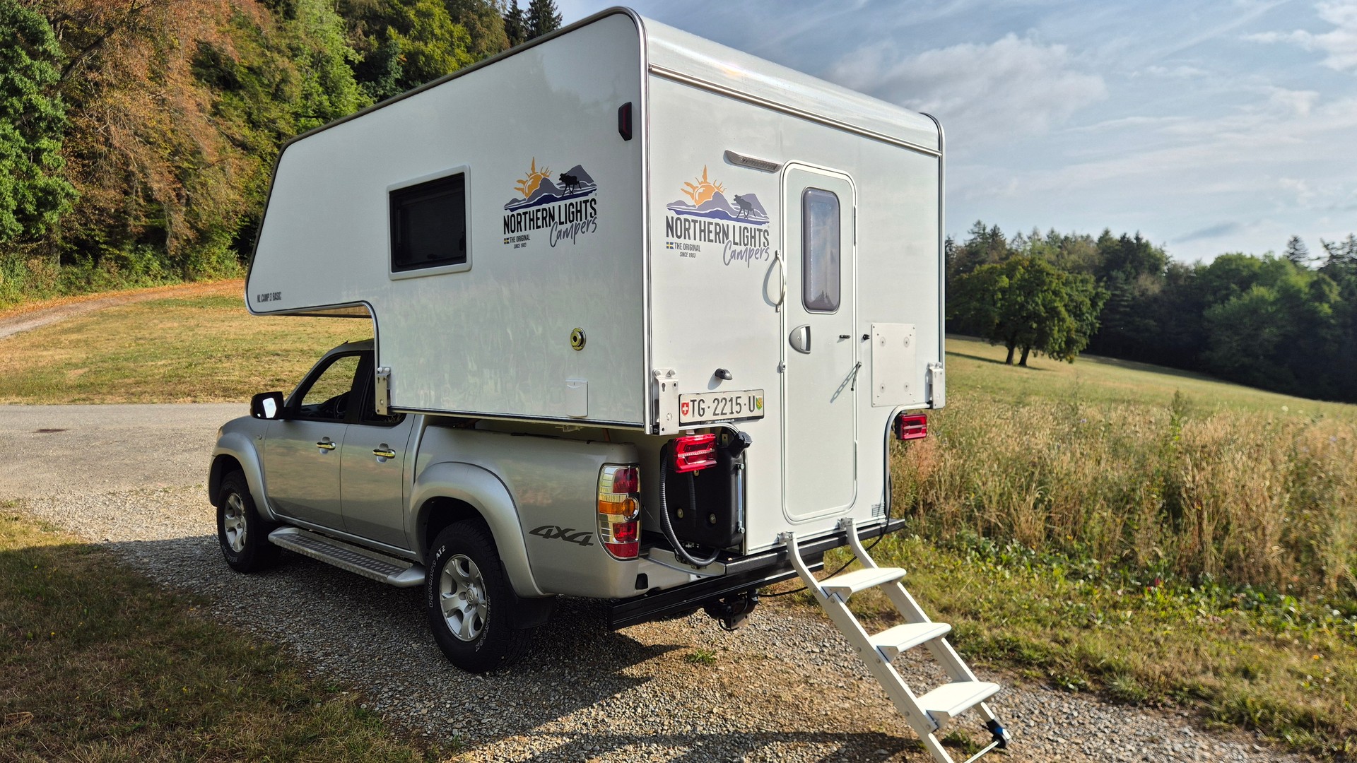 MAZDA BT-50 Pickup Camper-image-3