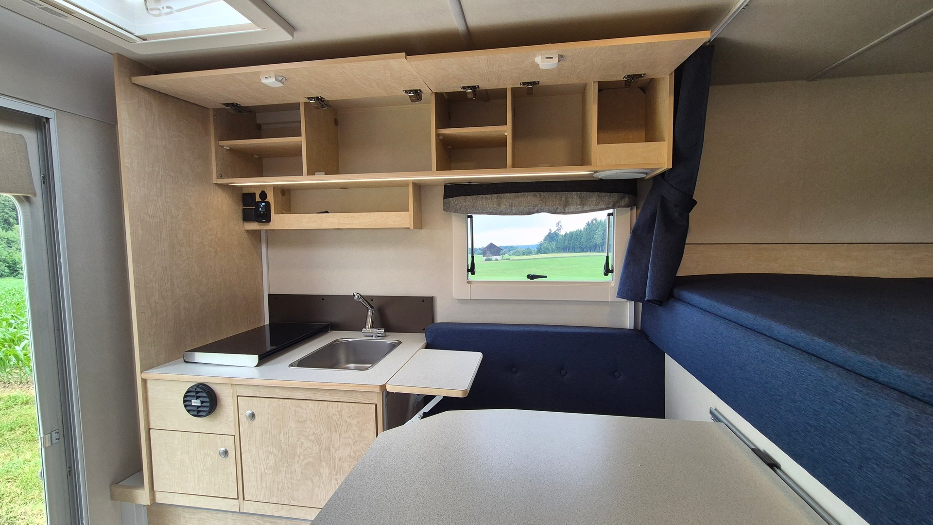 MAZDA BT-50 Pickup Camper-image-11