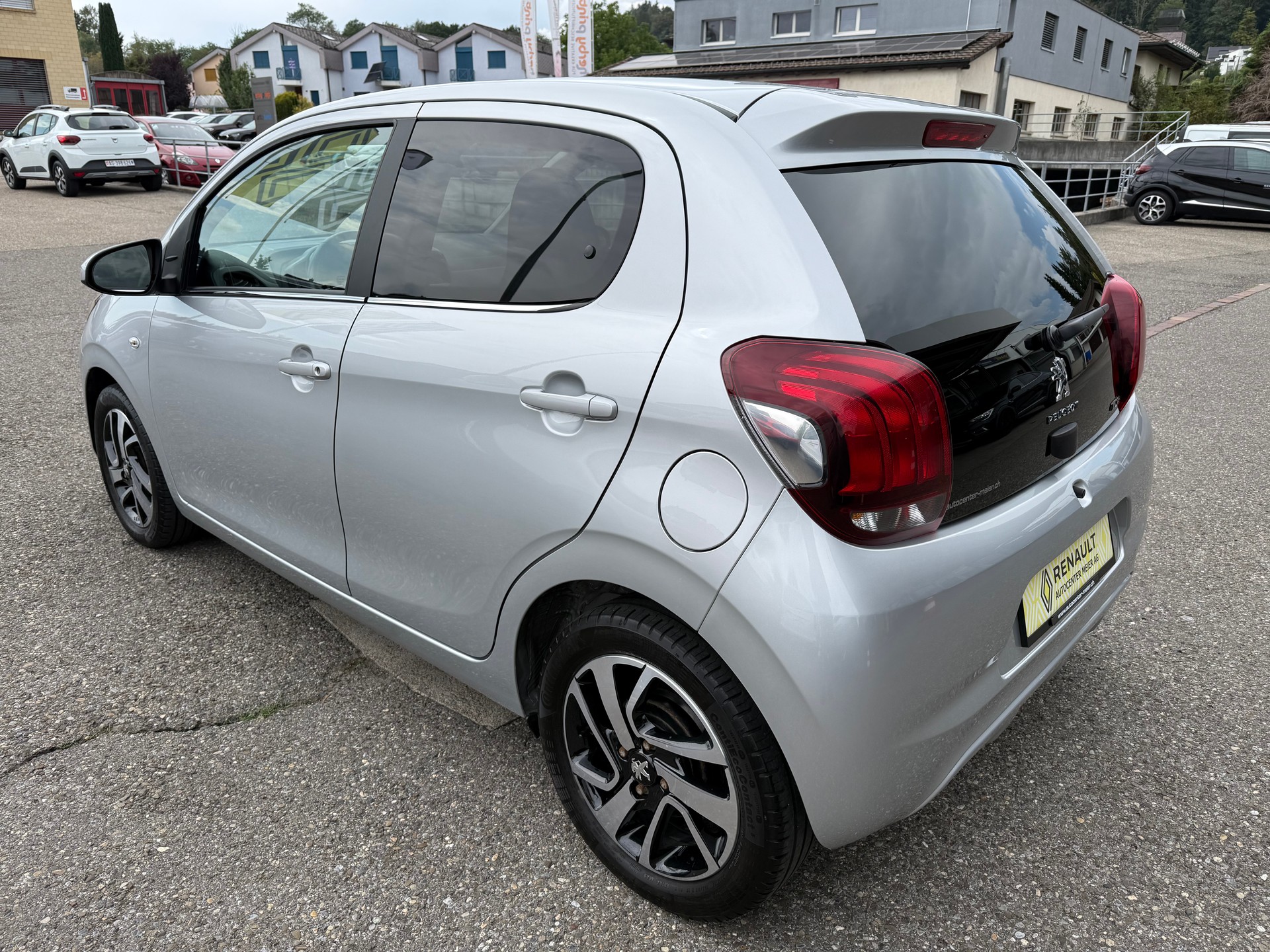 PEUGEOT 108 e-1.0 VTi Stop&Start Allure-showroom-element-3