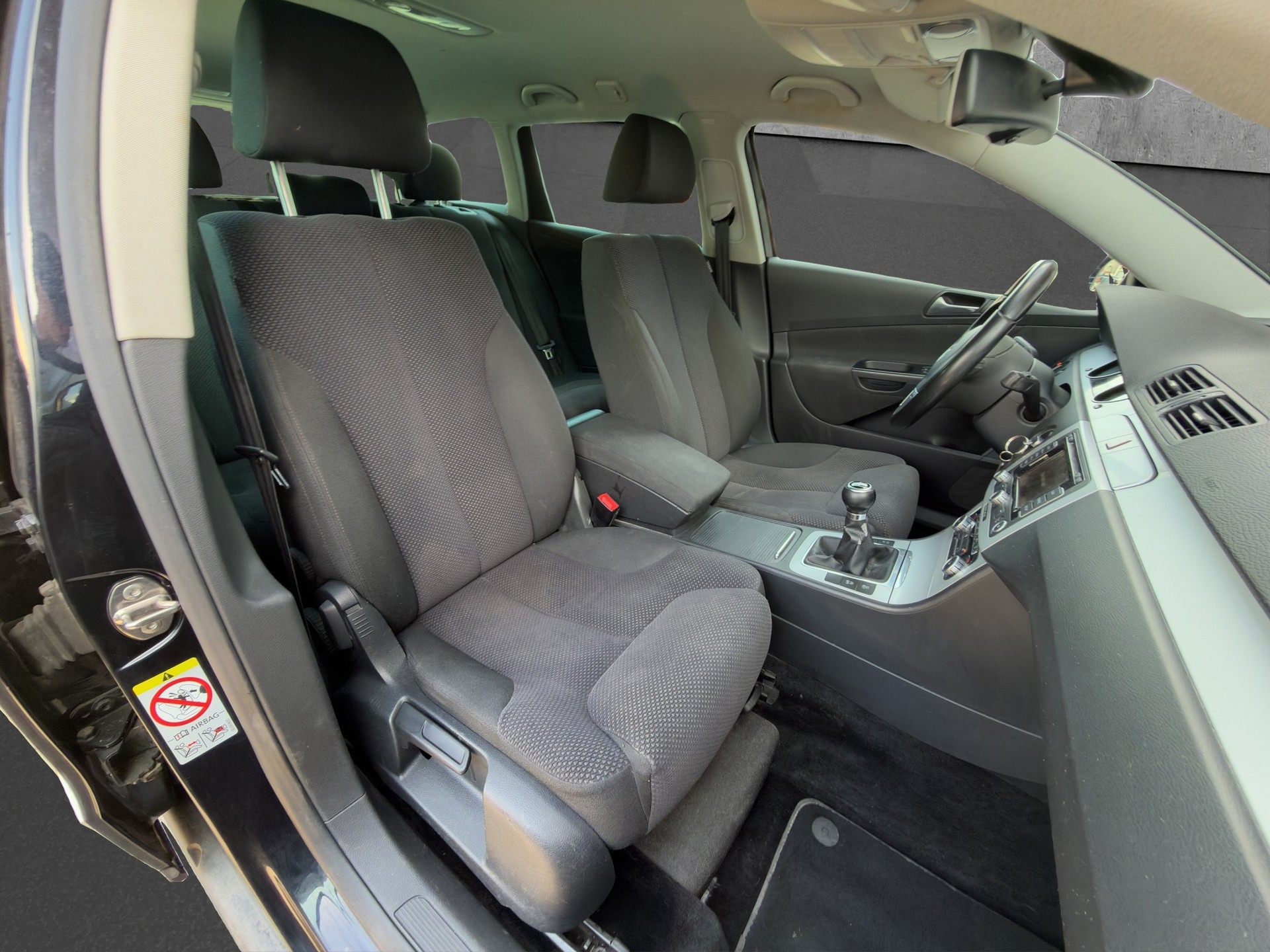 VW Passat Variant 1.4 TSI BlueMotion Value-image-12
