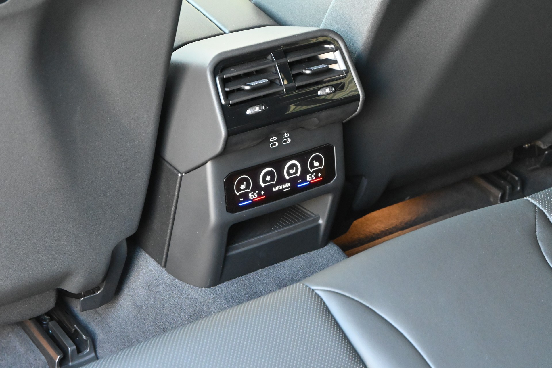 BMW 540d xDrive 48V M Sport Steptronic-image-14