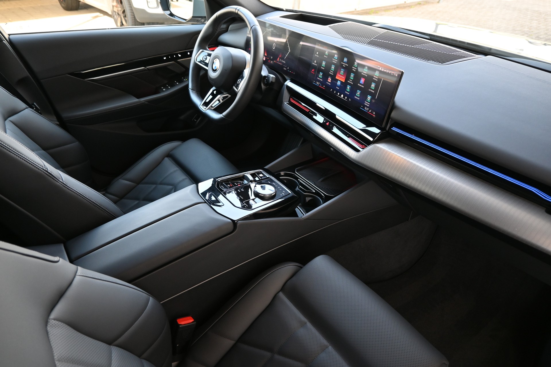 BMW 540d xDrive 48V M Sport Steptronic-image-9