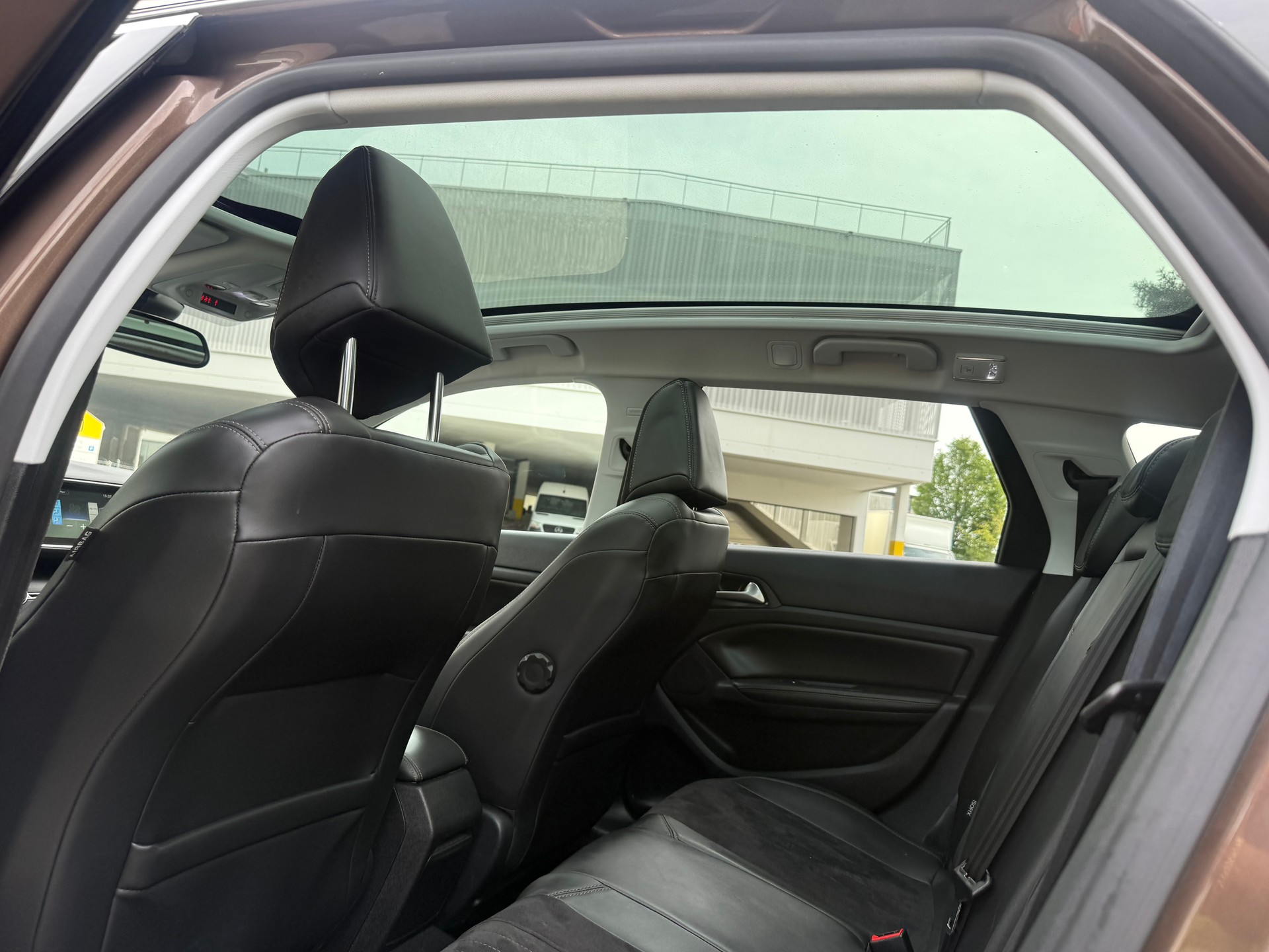 PEUGEOT 308 SW 2.0 BlueHDI Féline-image-8