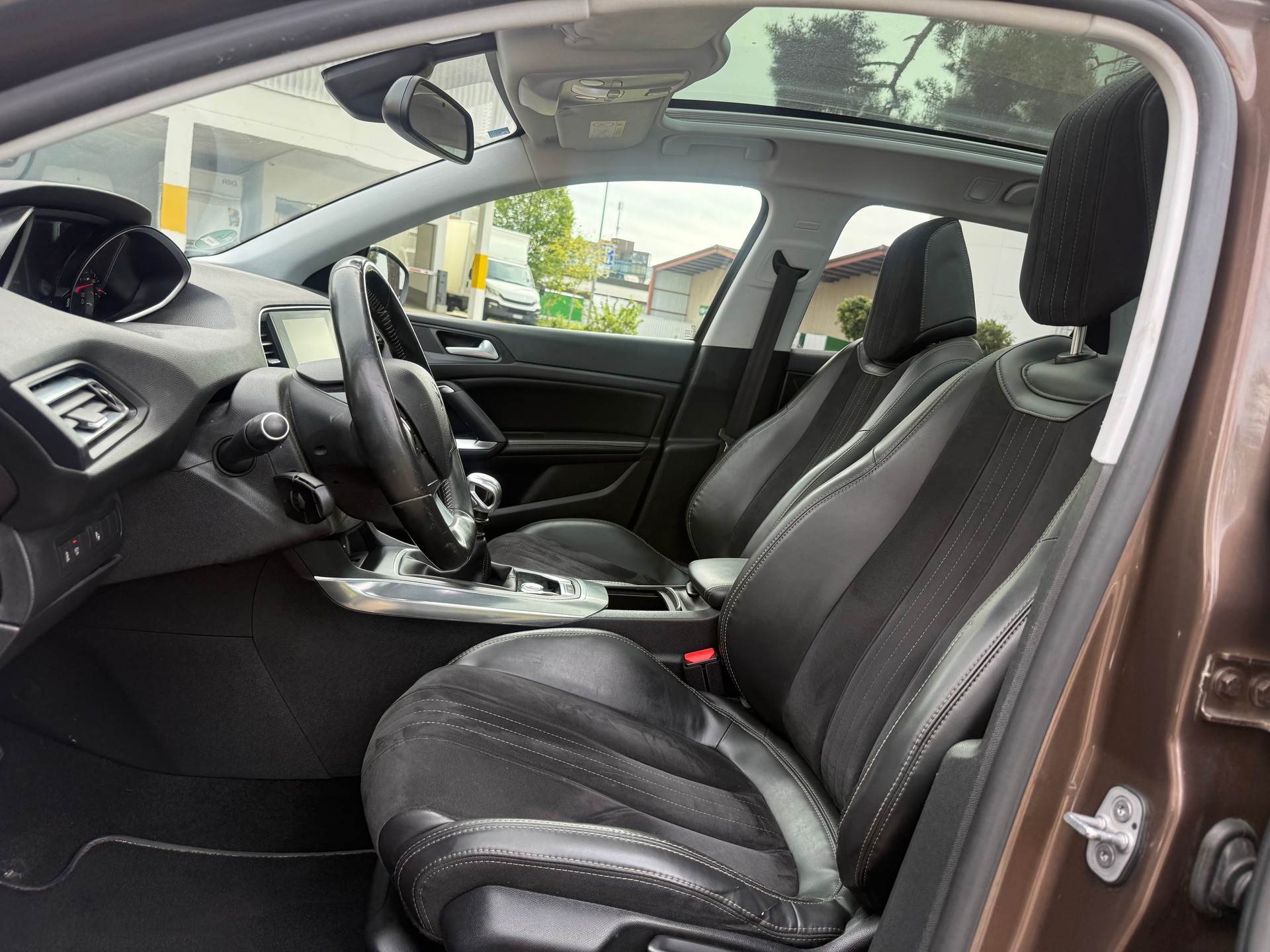 PEUGEOT 308 SW 2.0 BlueHDI Féline-image-5